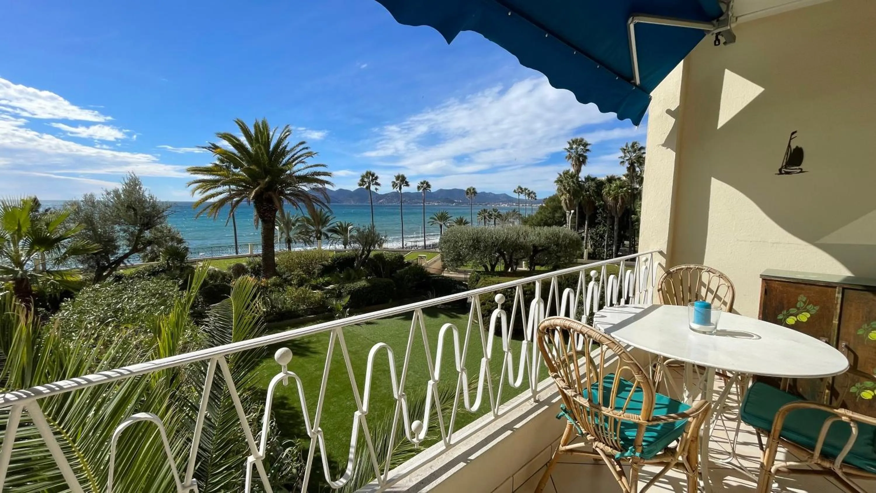 Property building in Charming Apartment with seaview