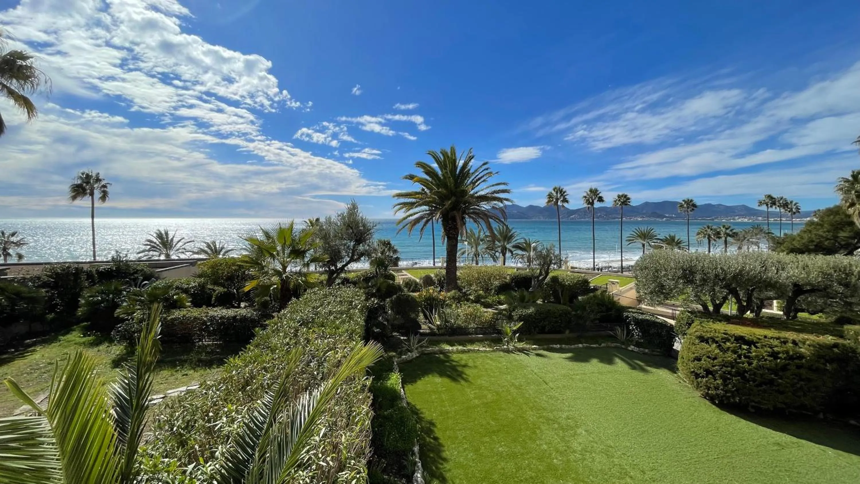Property building in Charming Apartment with seaview
