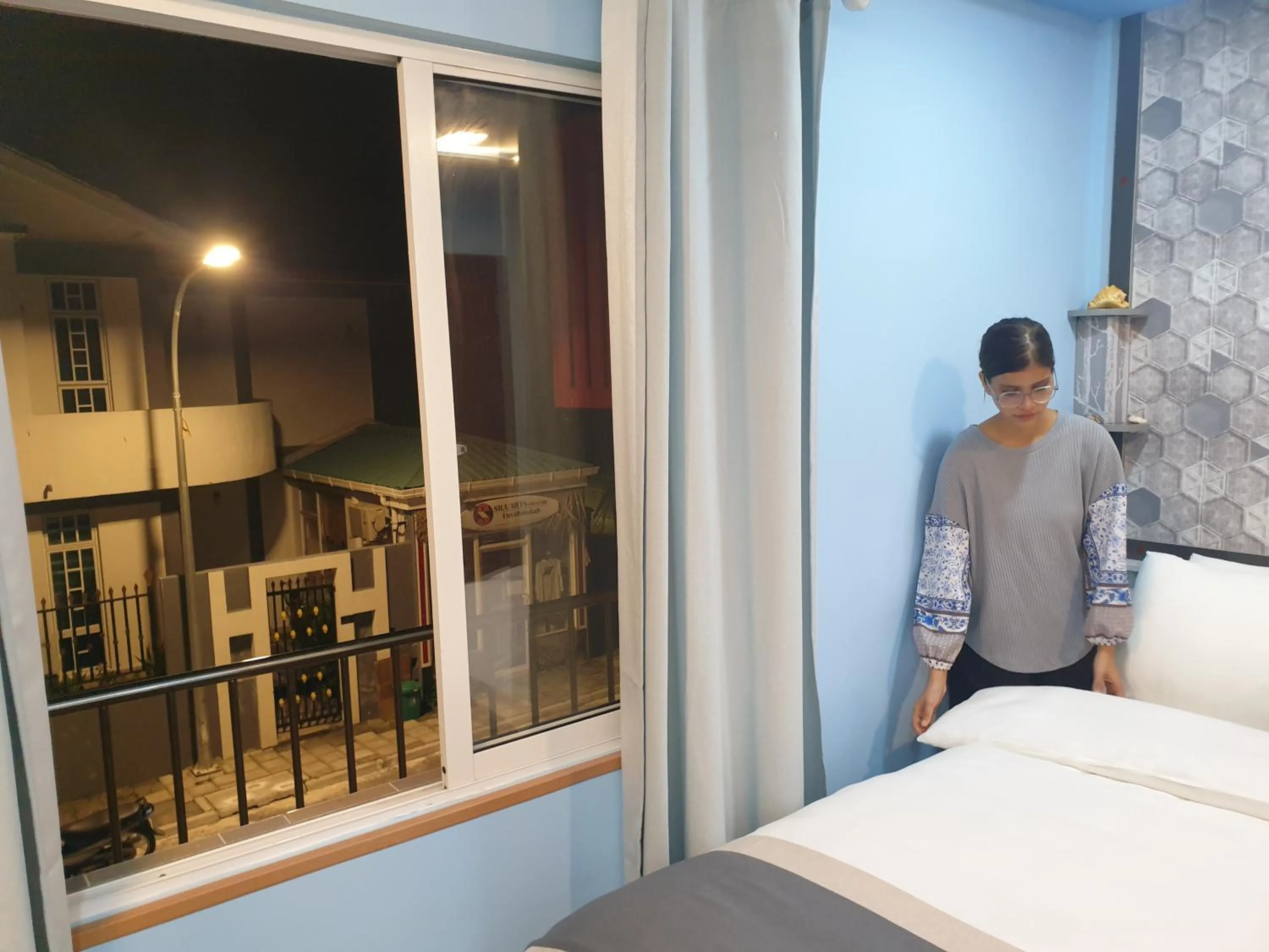 Bed in Isle inn {Fuvahmulah)