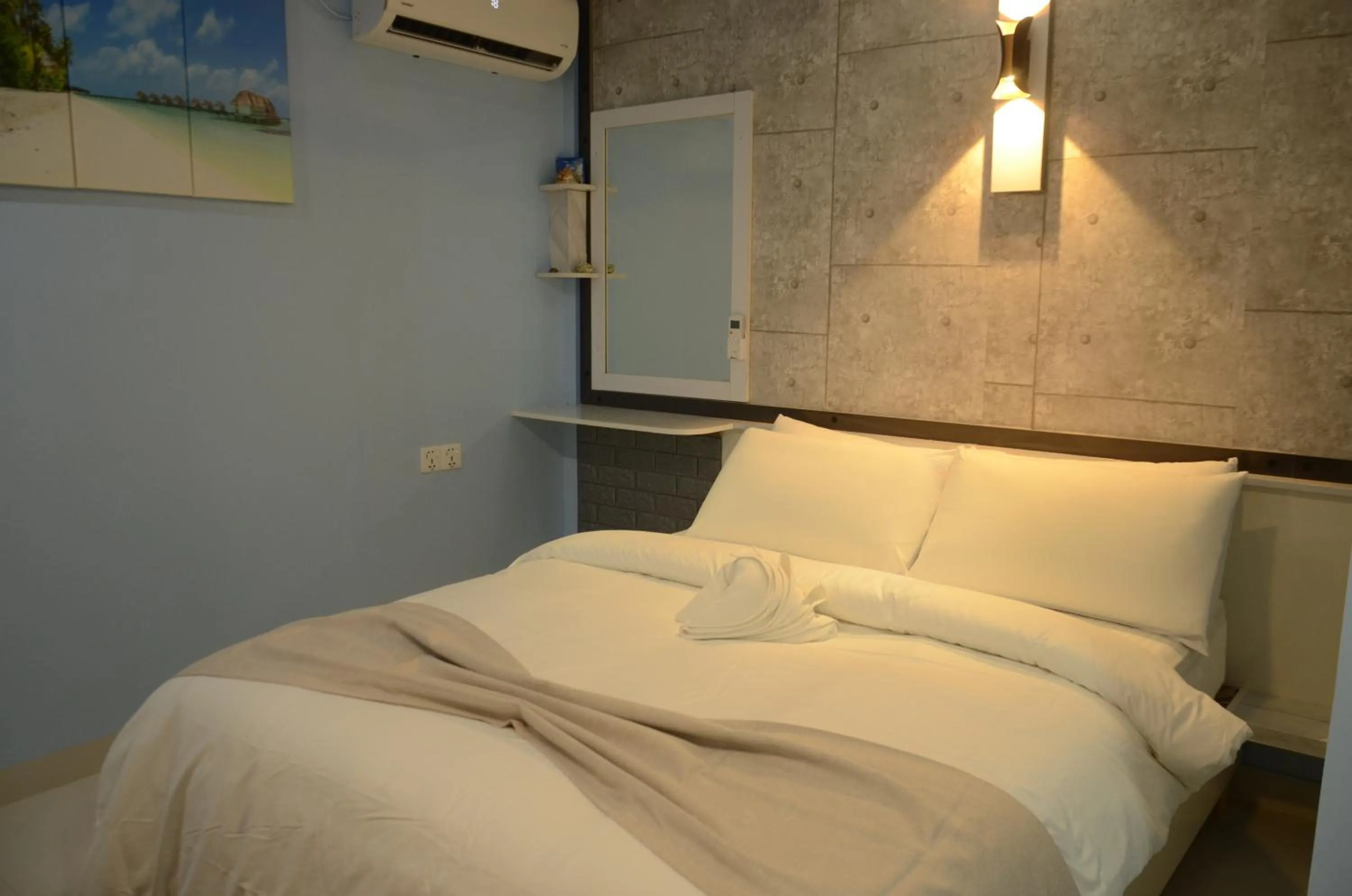 Bed in Isle inn {Fuvahmulah)