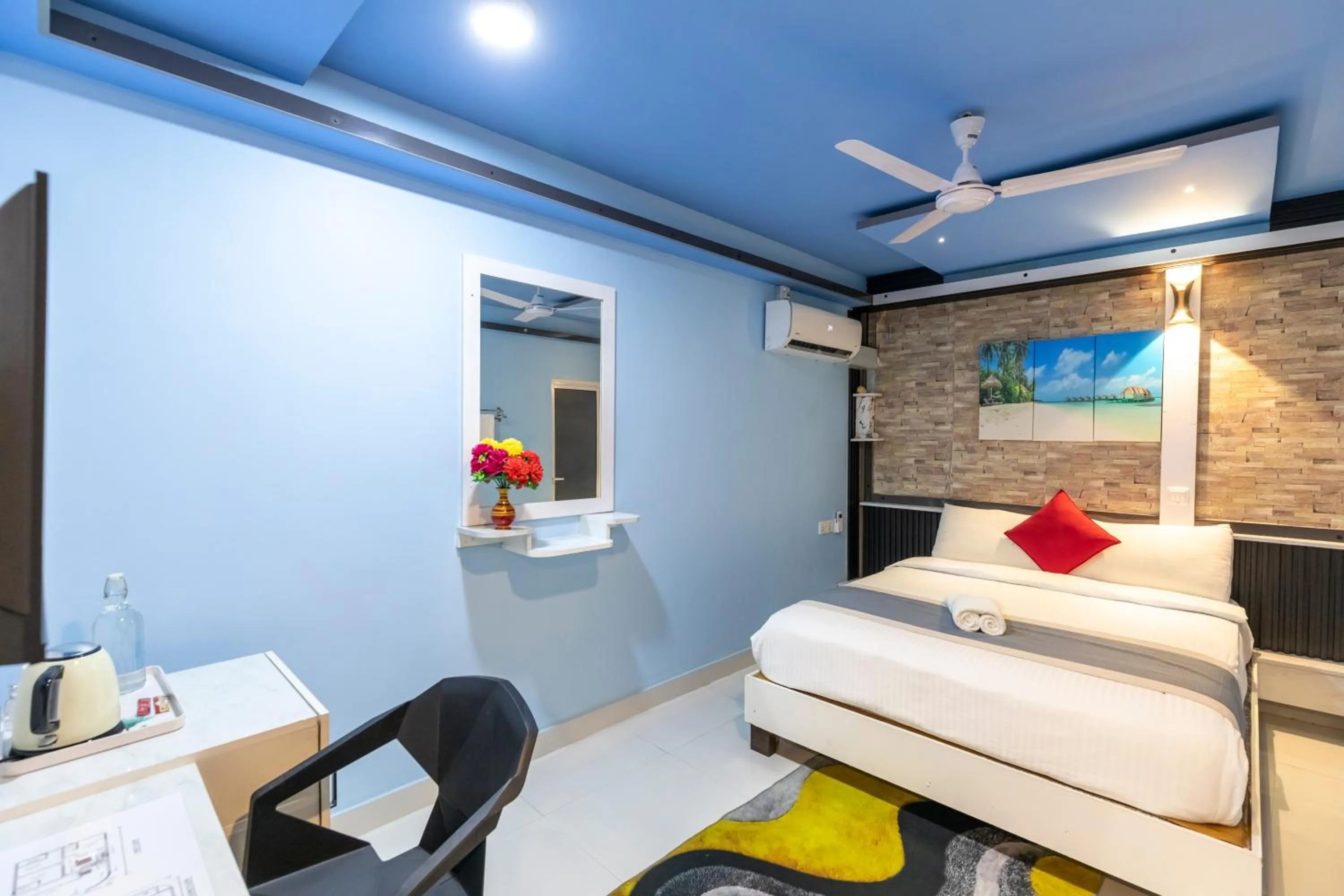 Bed in Isle inn {Fuvahmulah)