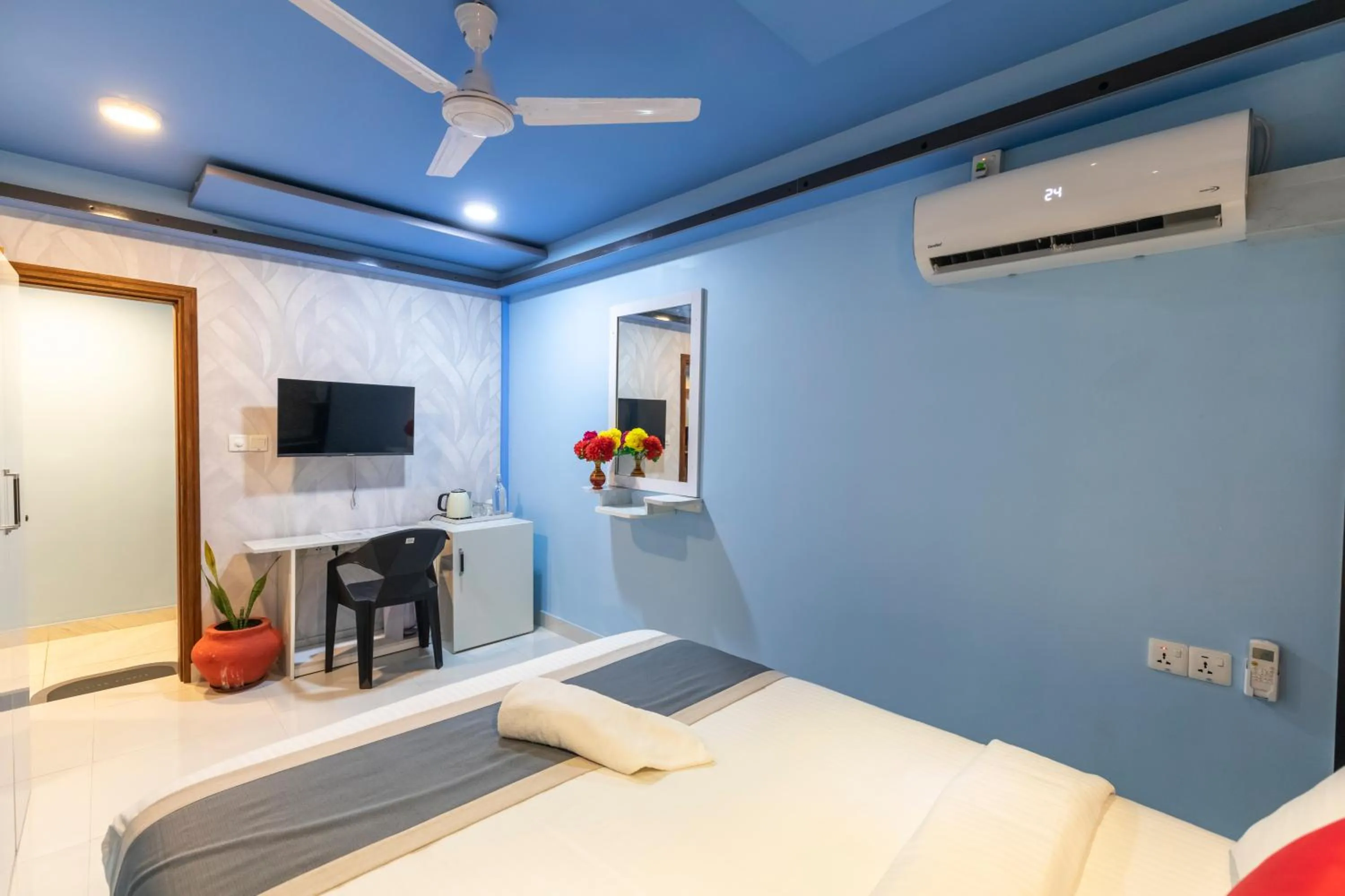 Bed in Isle inn {Fuvahmulah)