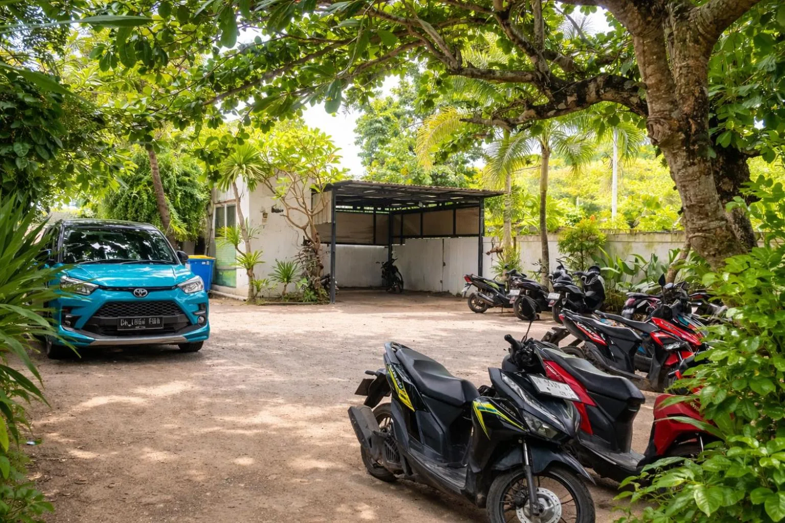 Parking in The Confidential Mandalika - Sea Front Hotel - New Starlink 70Mbps WiFi - Free Gym Access