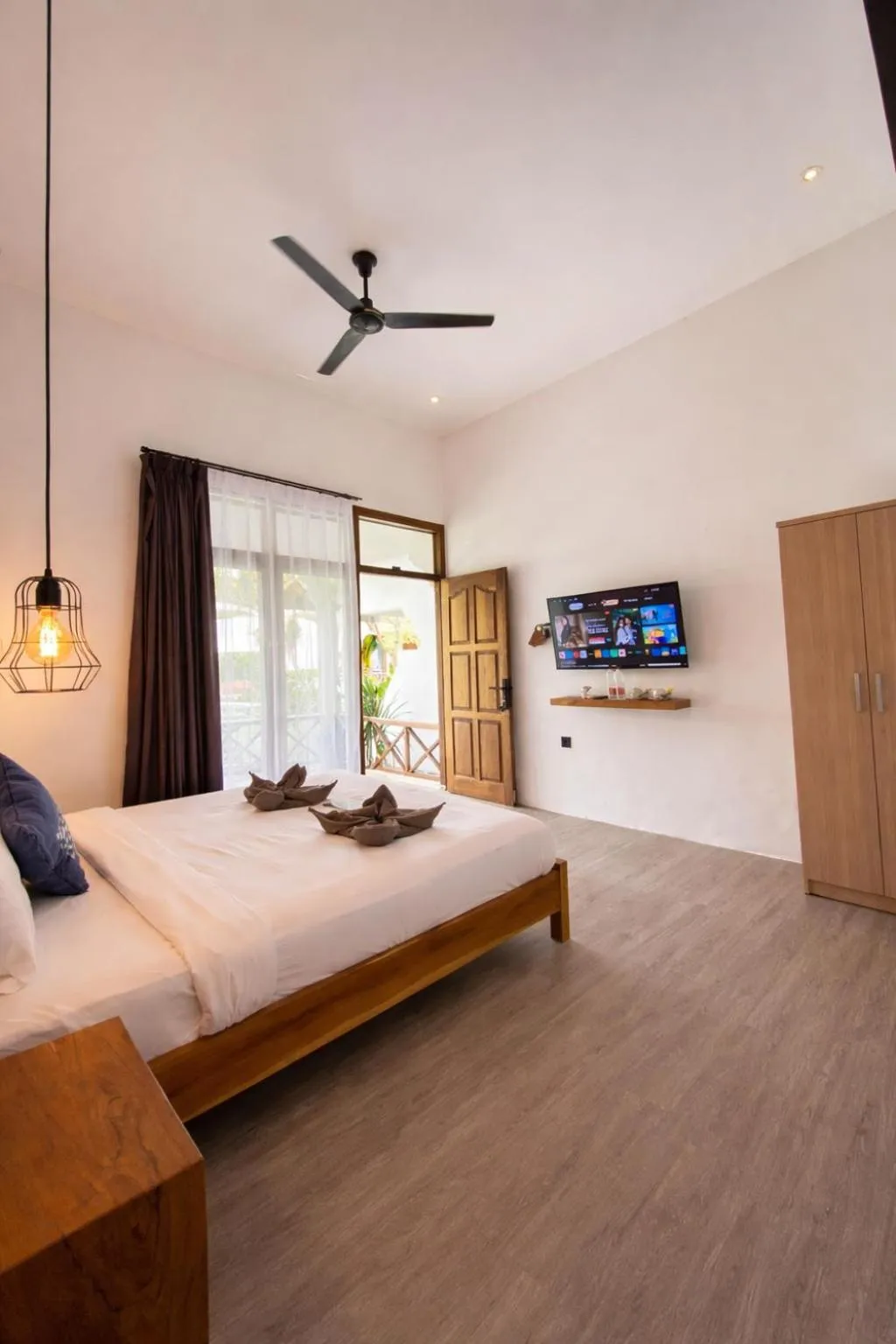 Bed in The Confidential Mandalika - Sea Front Hotel - New Starlink 70Mbps WiFi - Free Gym Access