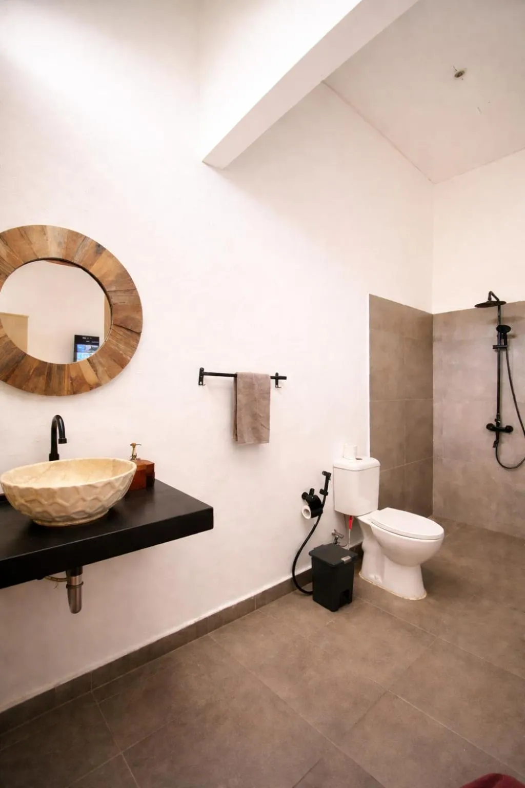 Bathroom in The Confidential Mandalika - Sea Front Hotel - New Starlink 70Mbps WiFi - Free Gym Access