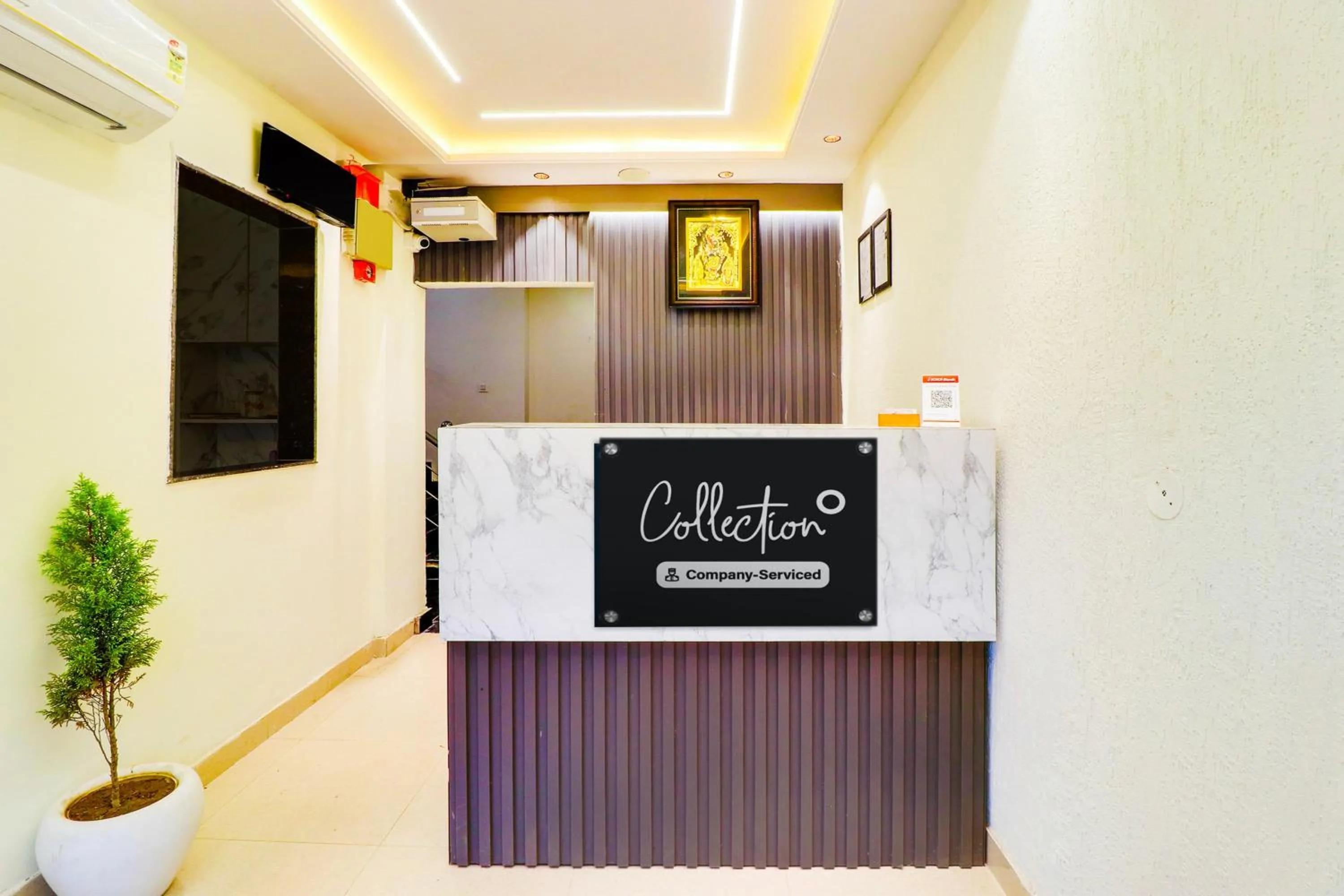 Lobby or reception in Super Collection O Kanwali Road Near Railway Station