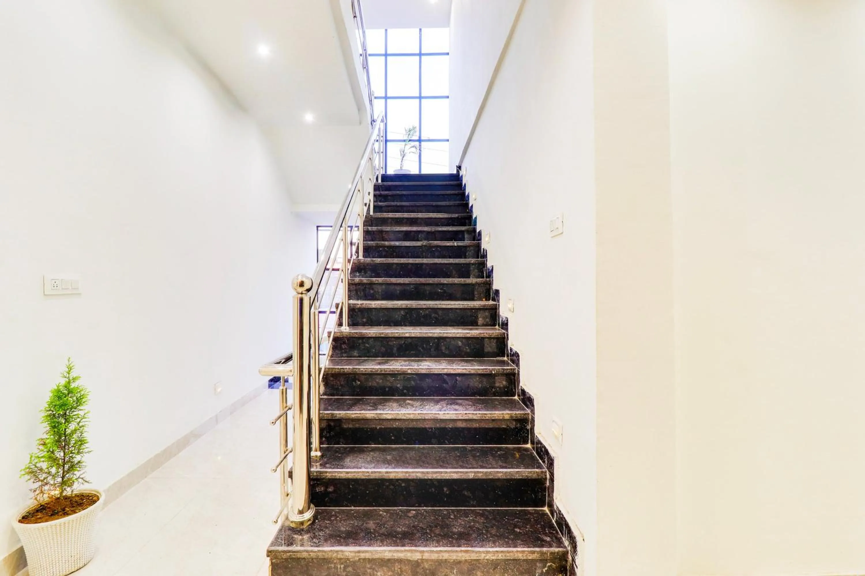 Lobby or reception in Super Collection O Kanwali Road Near Railway Station