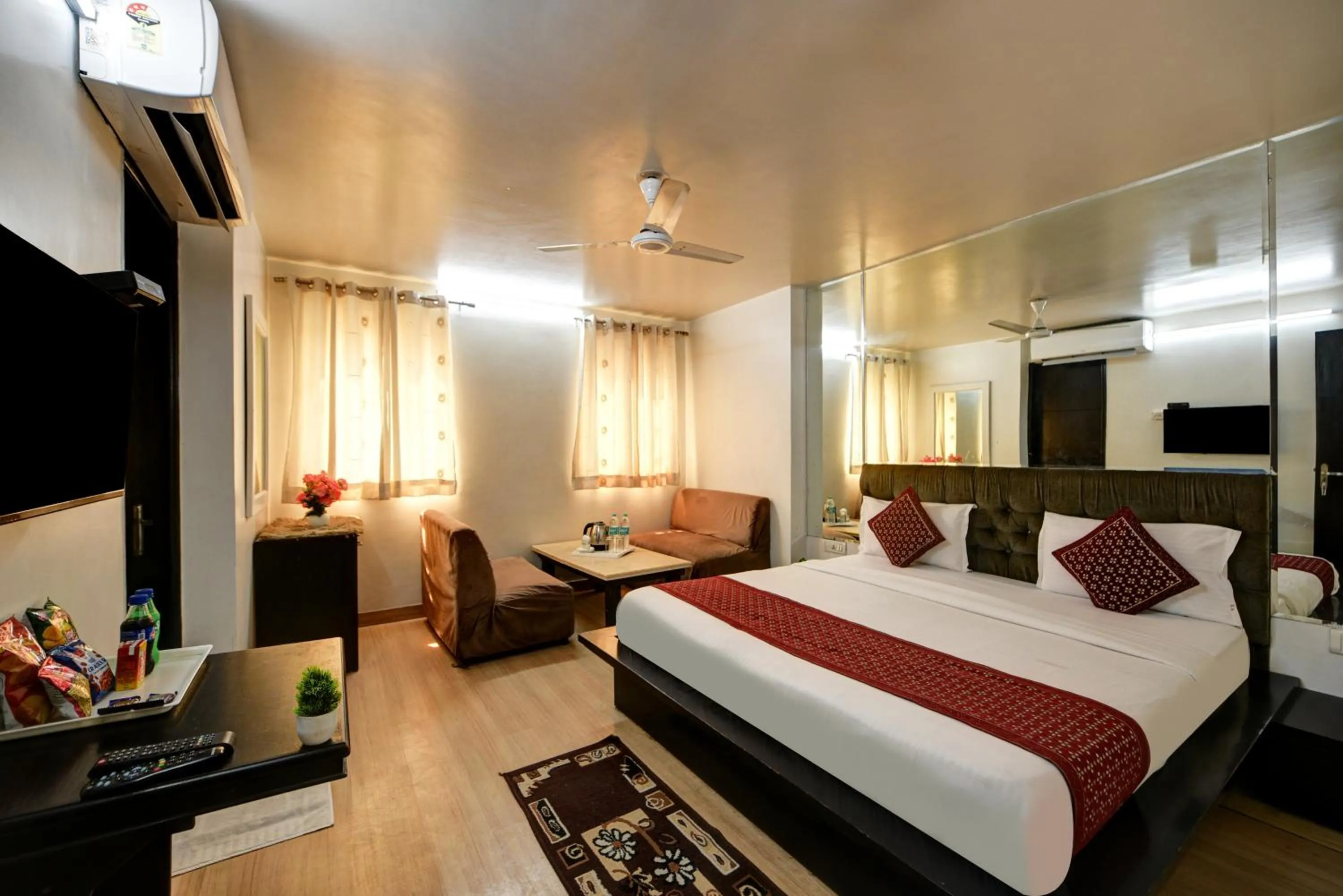 Bedroom, Bed in Sweet Home Lodge