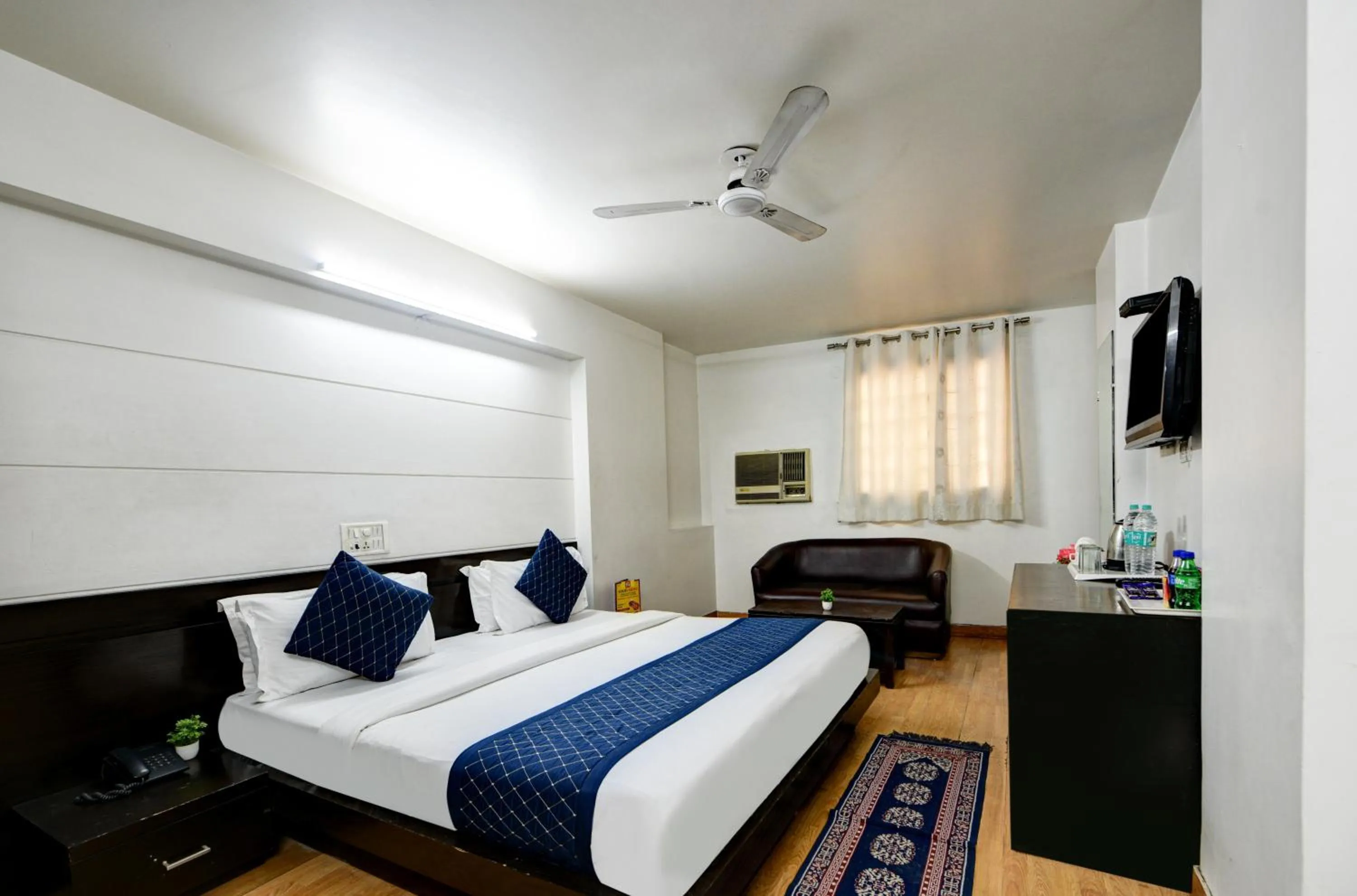 Bedroom, Bed in Sweet Home Lodge