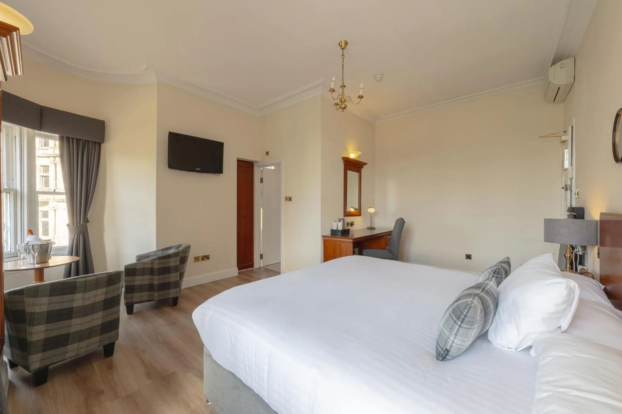 Bed in Old Waverley Hotel