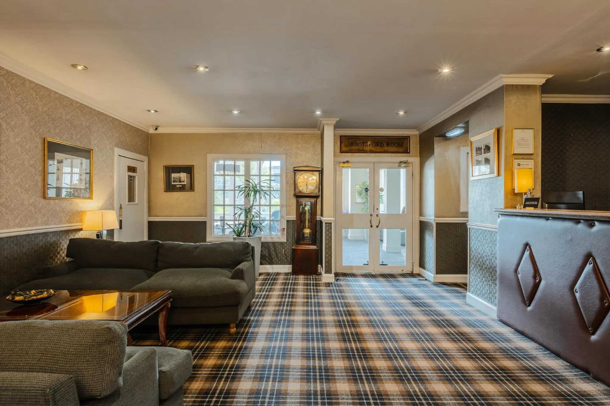 Lobby or reception in Old Waverley Hotel