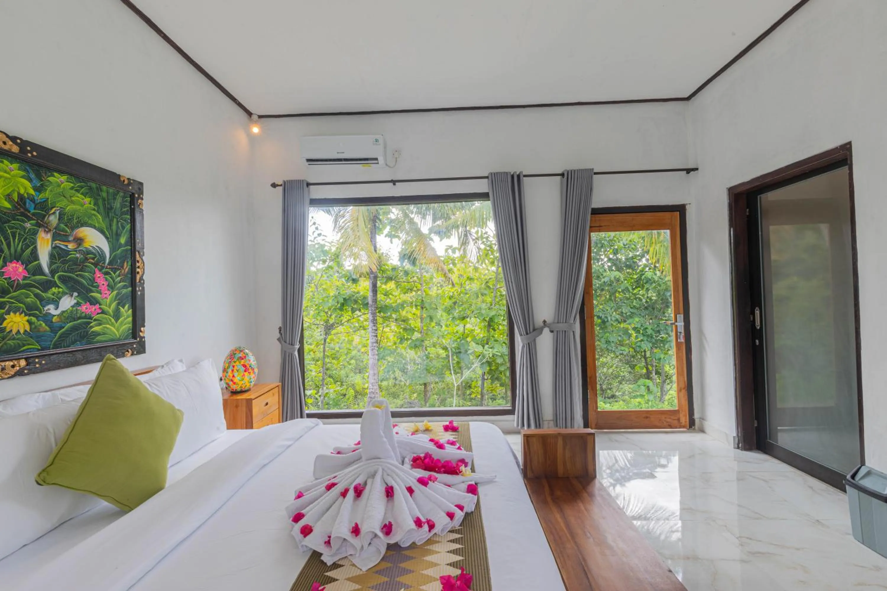 Bed in Radjes Bungalow Nusa Penida