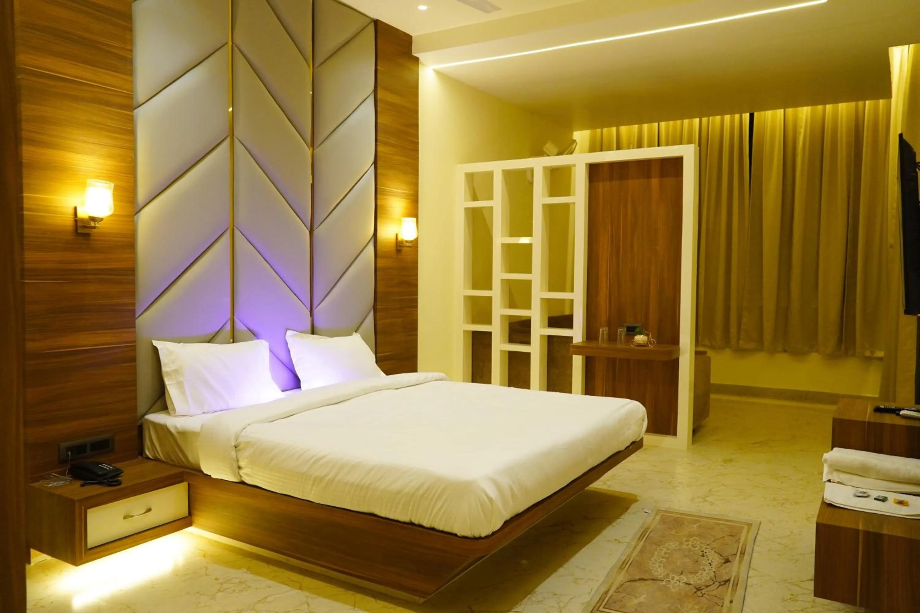 HOTEL SIGNATURE INN