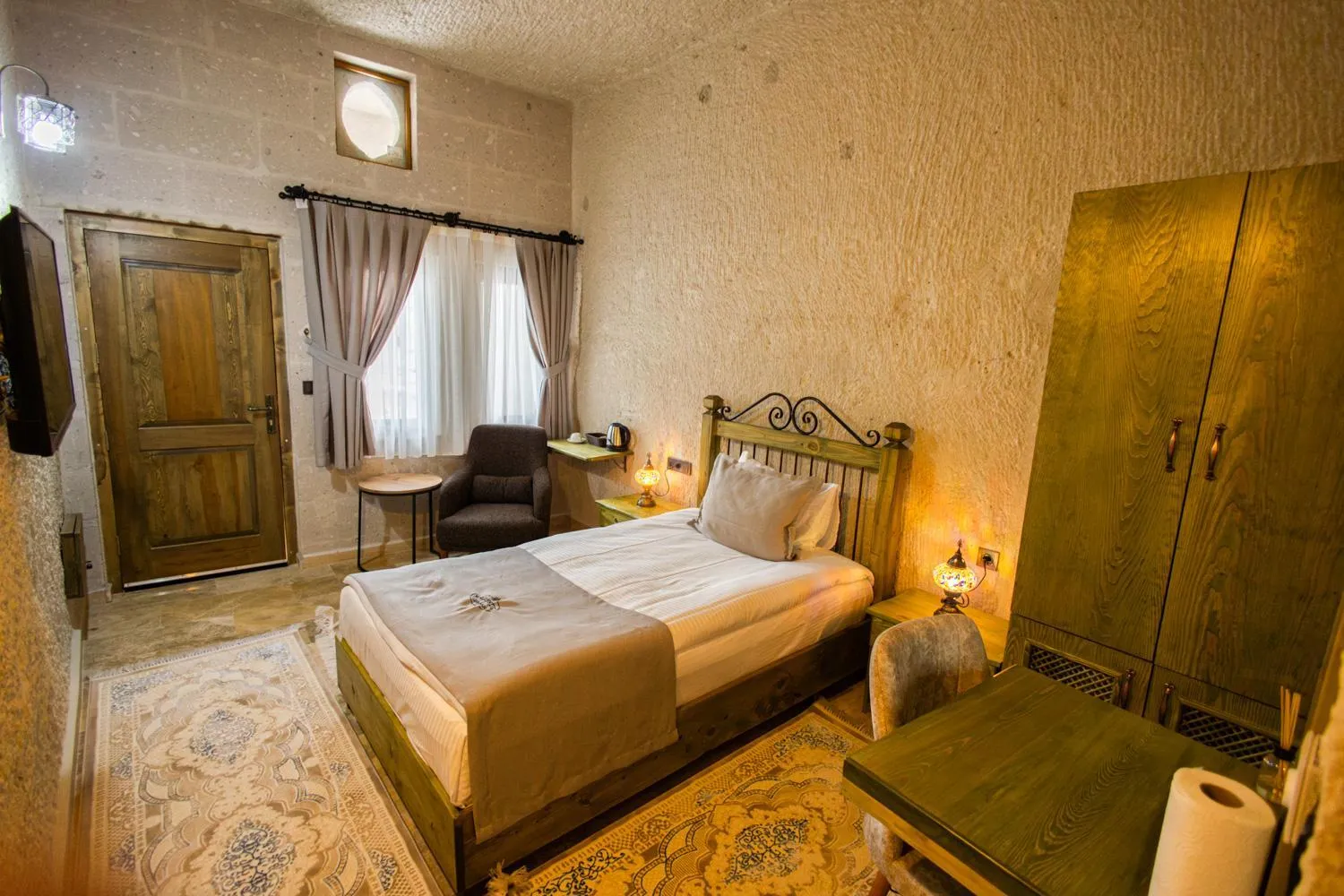 Bed in Majestic Cave House