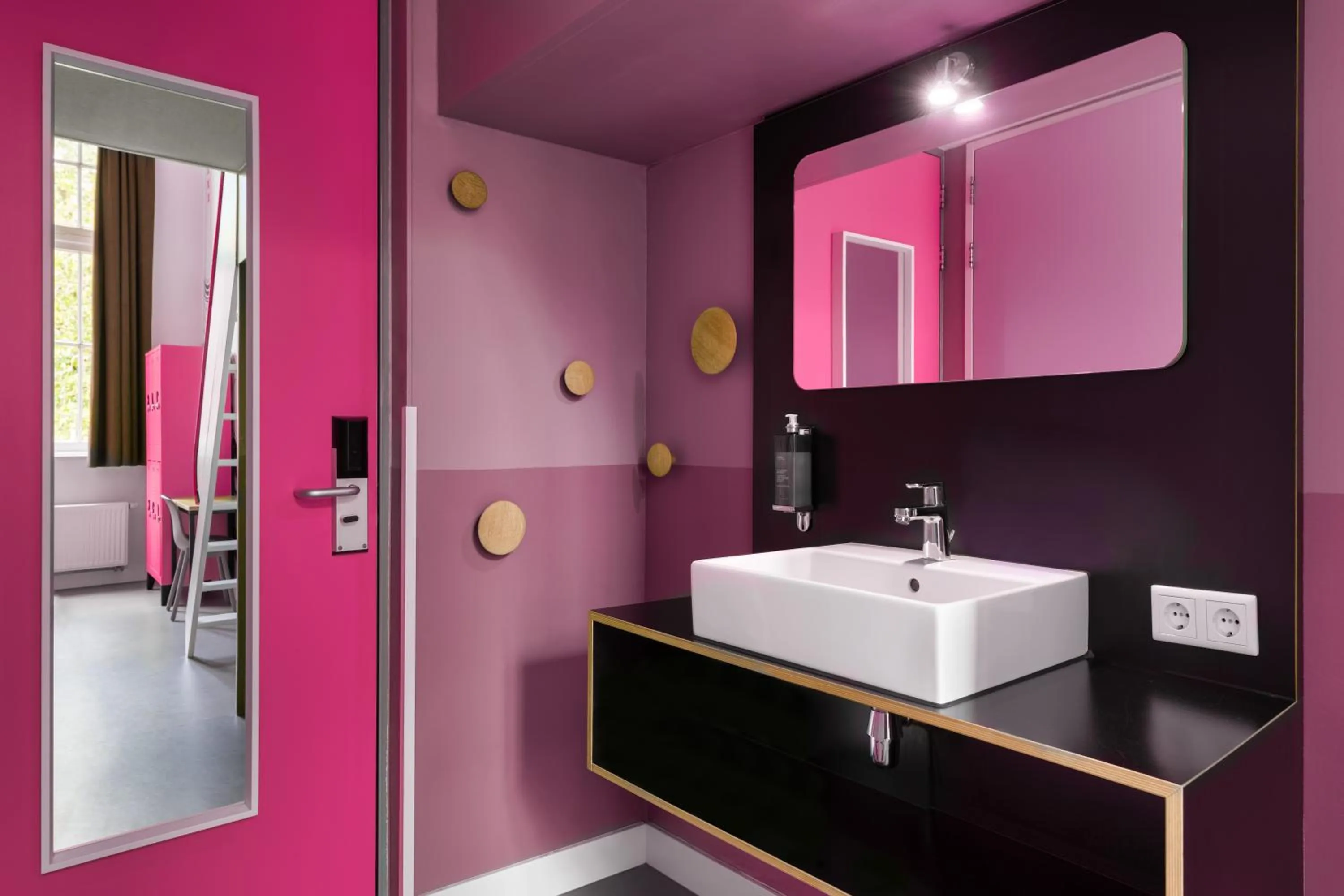 Bathroom in Stayokay Hostel Amsterdam Oost