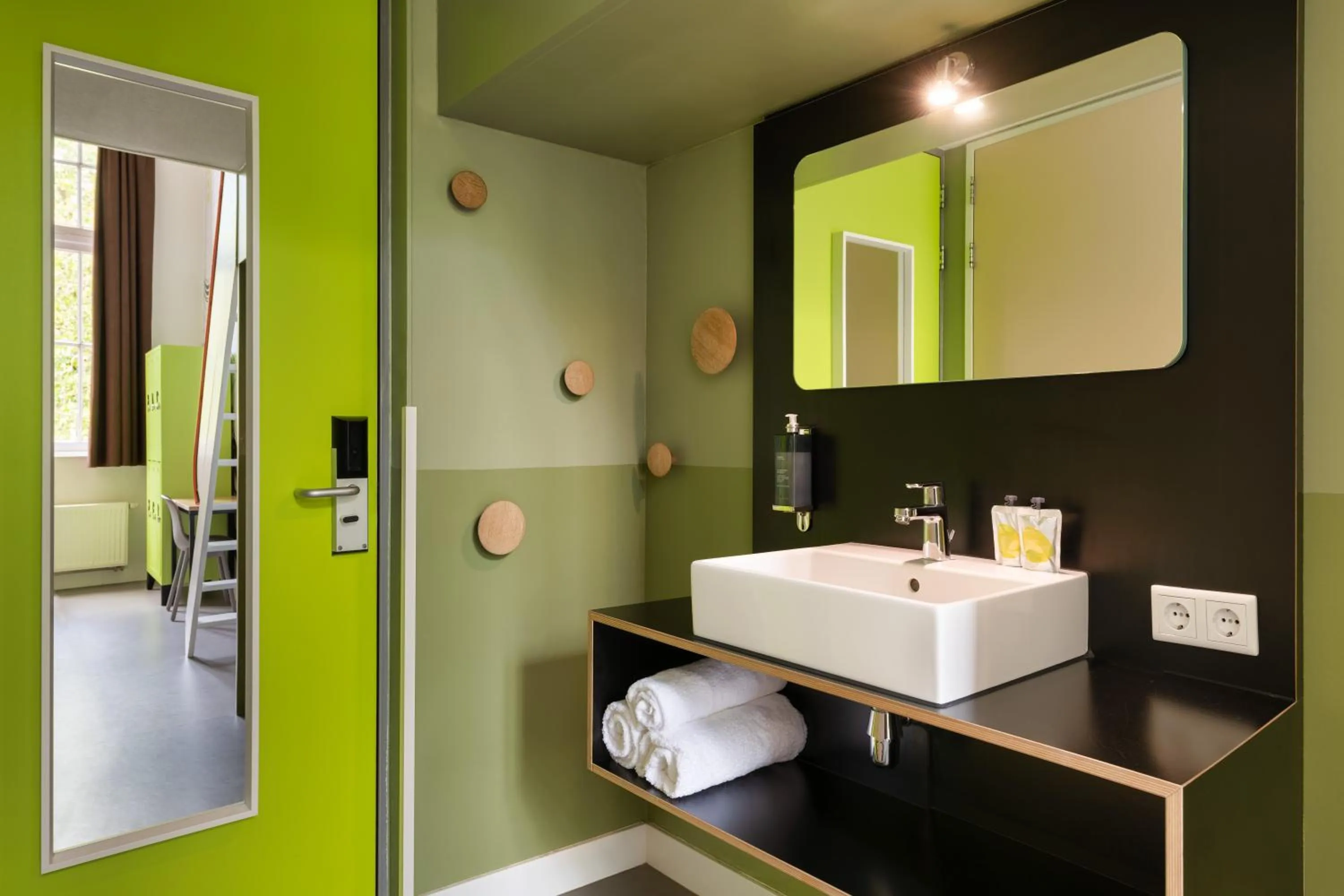 Bathroom in Stayokay Hostel Amsterdam Oost