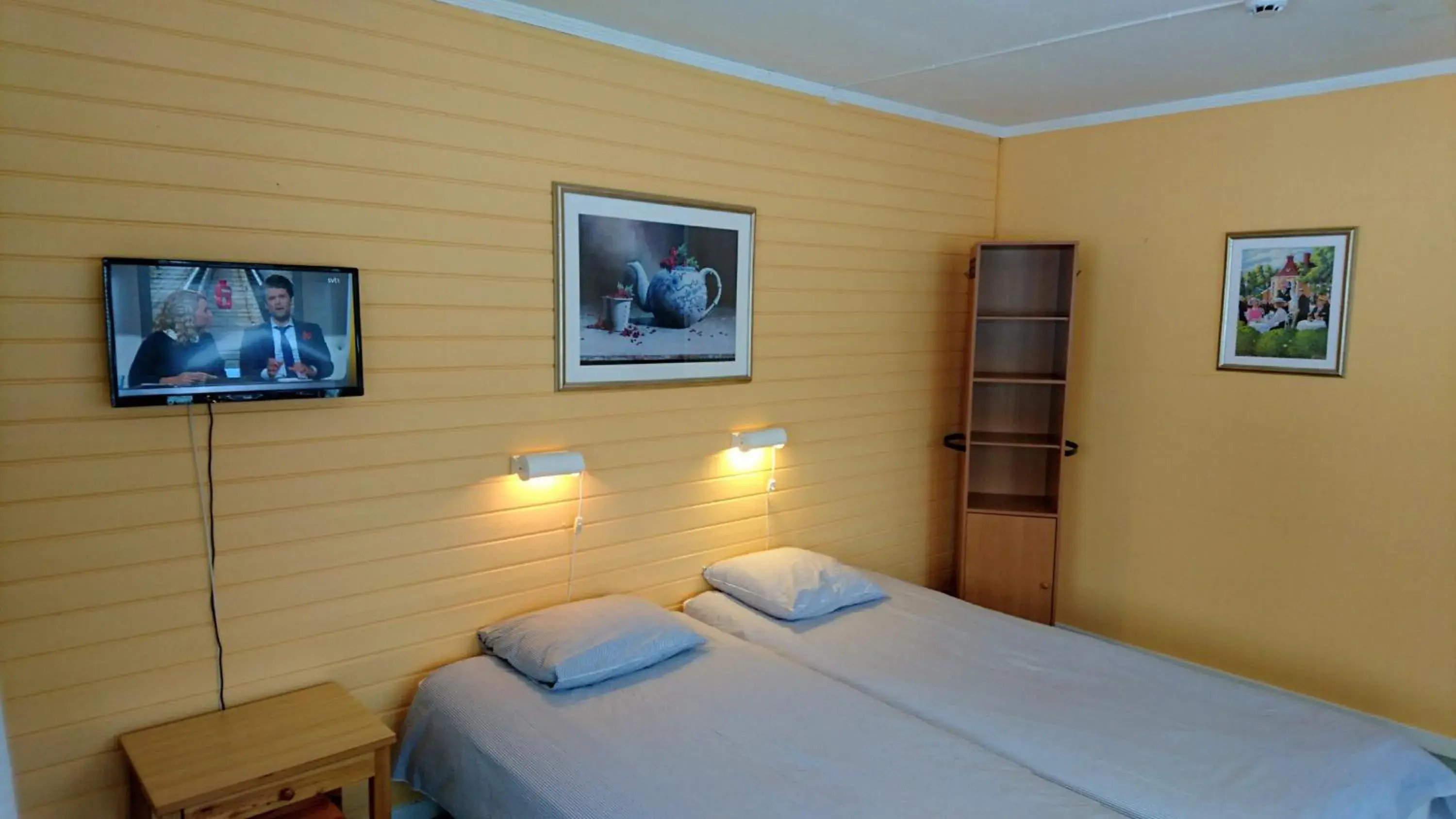 Double Room with Private Bathroom - single occupancy in Bollegården B&B Double Room with Private Bathroom - single occupancy in Bollegården B&B