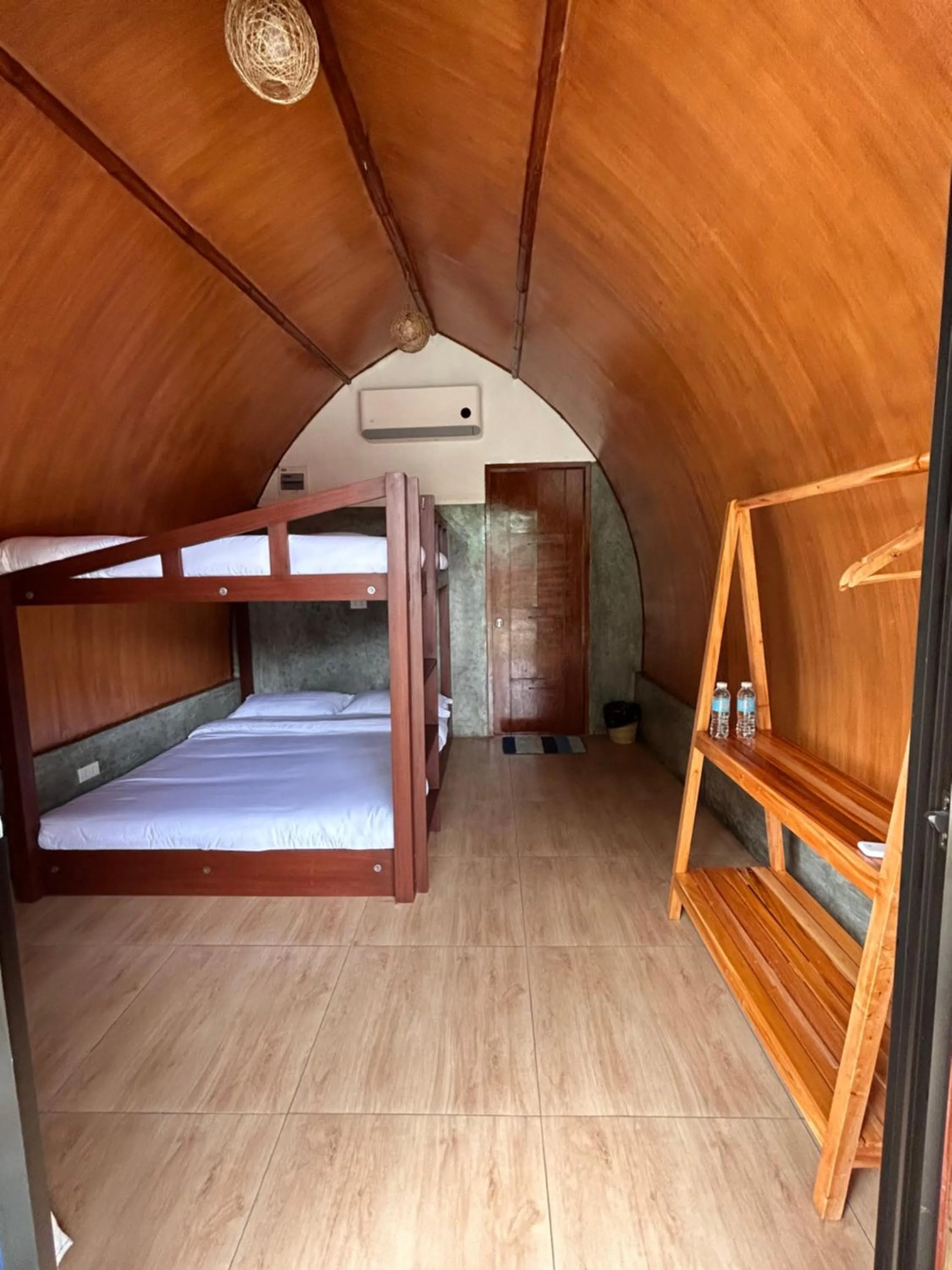 Bed in East Holiday Resort Moalboal