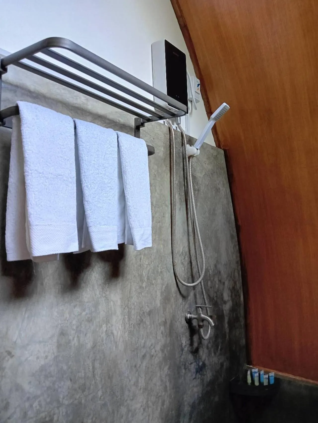 Shower in East Holiday Resort Moalboal