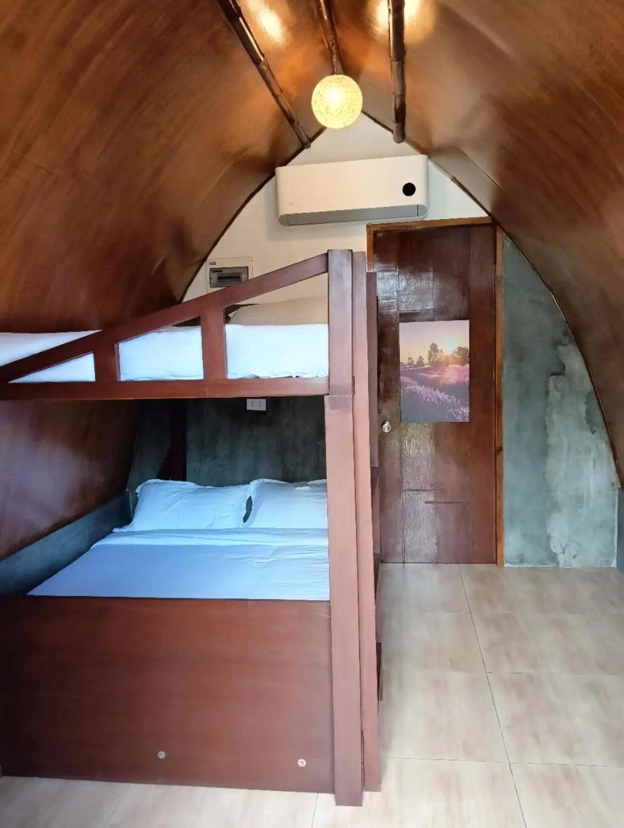 Bed in East Holiday Resort Moalboal