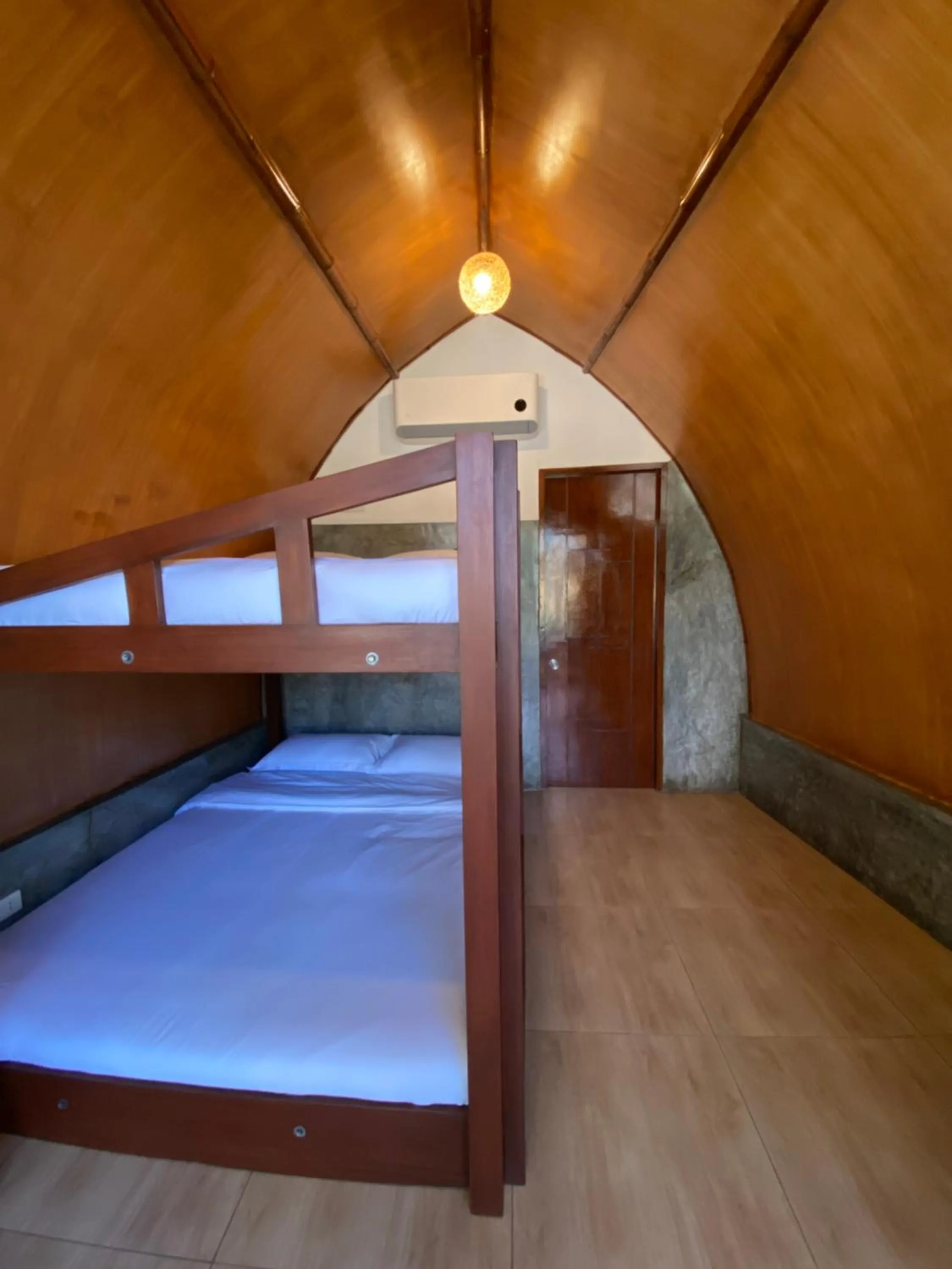 Bed in East Holiday Resort Moalboal