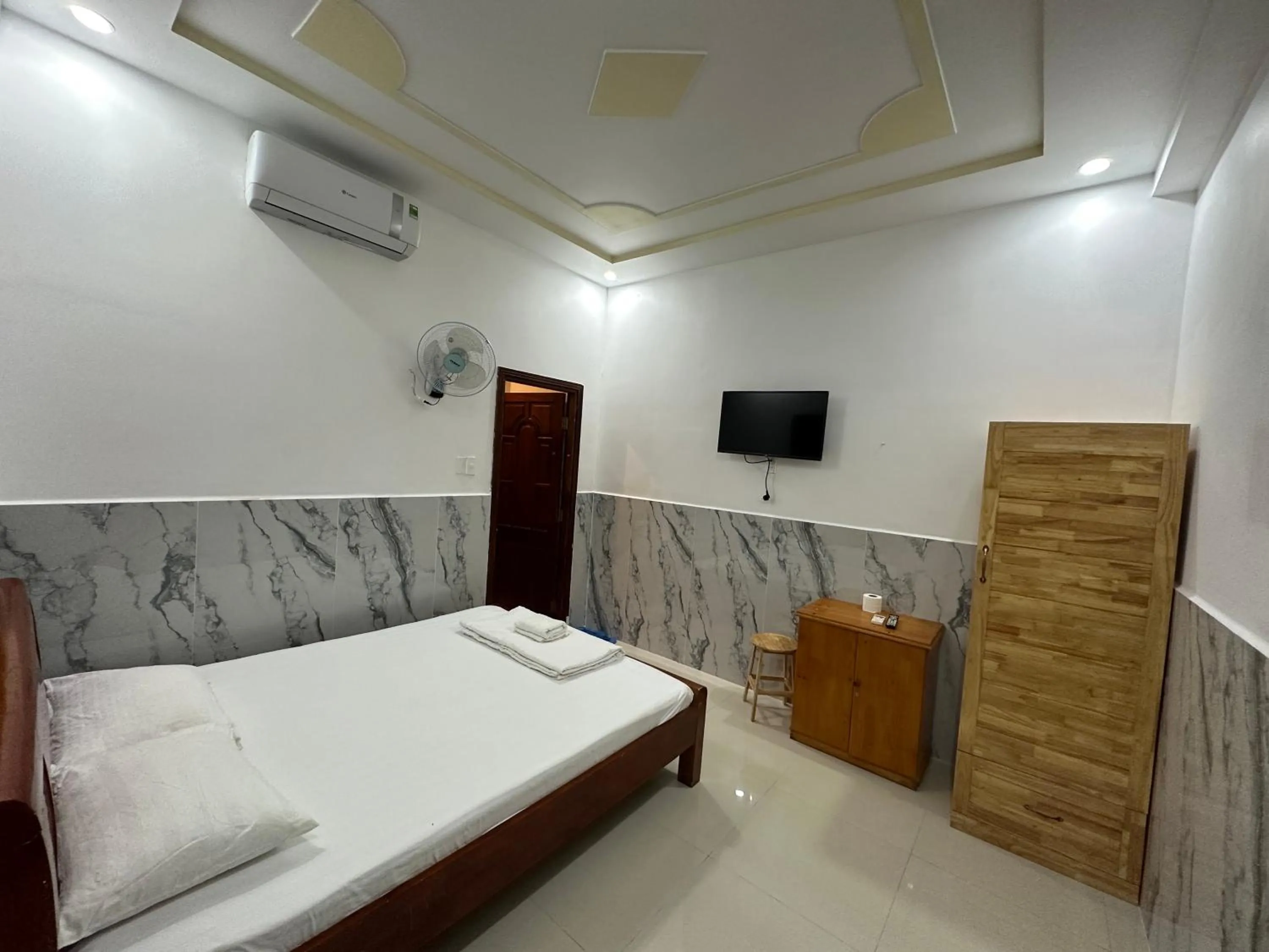 Bed in Anh Thư Motel