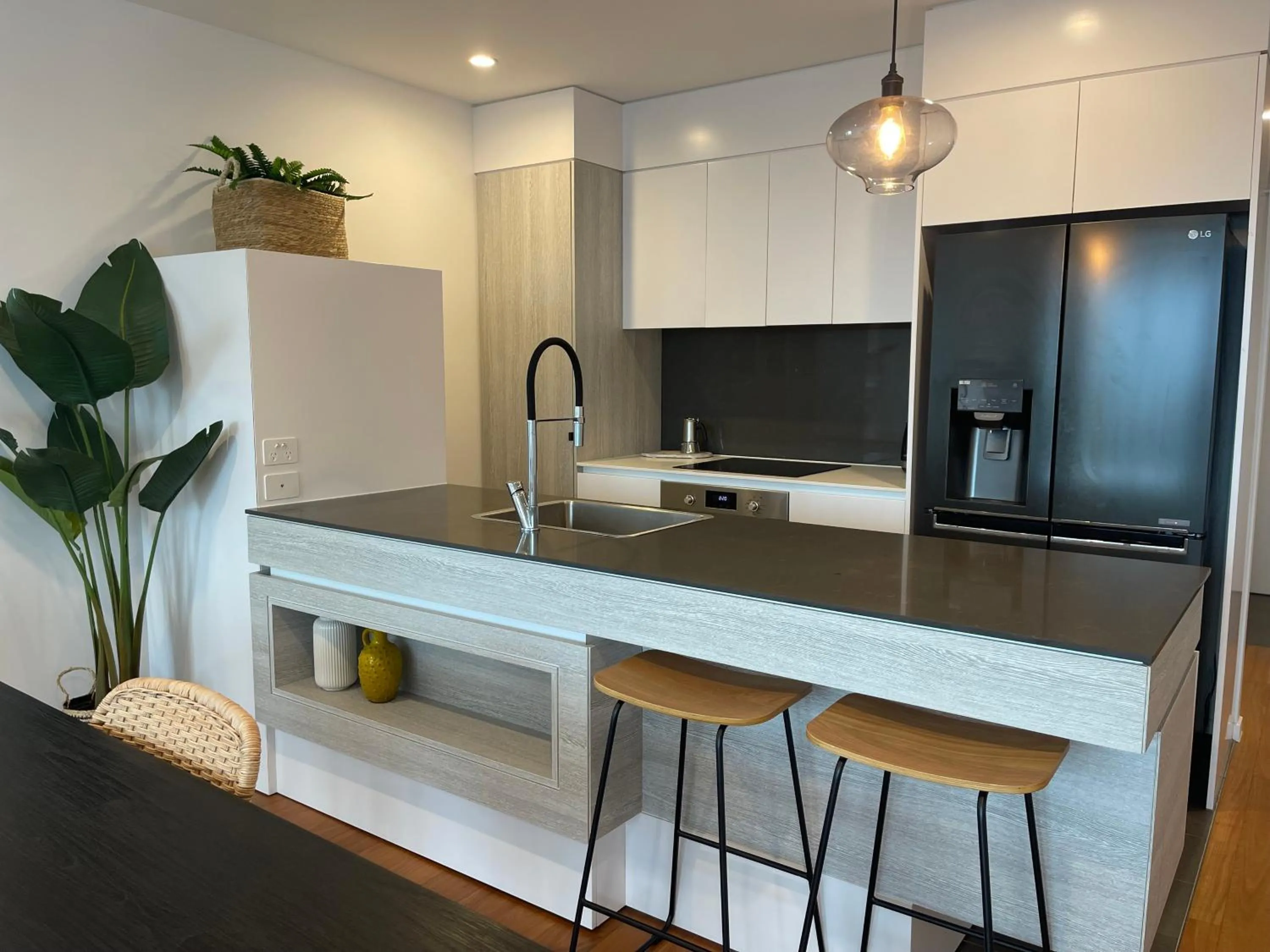 Kitchen or kitchenette in Boardwalk Burleigh Beach Best Location