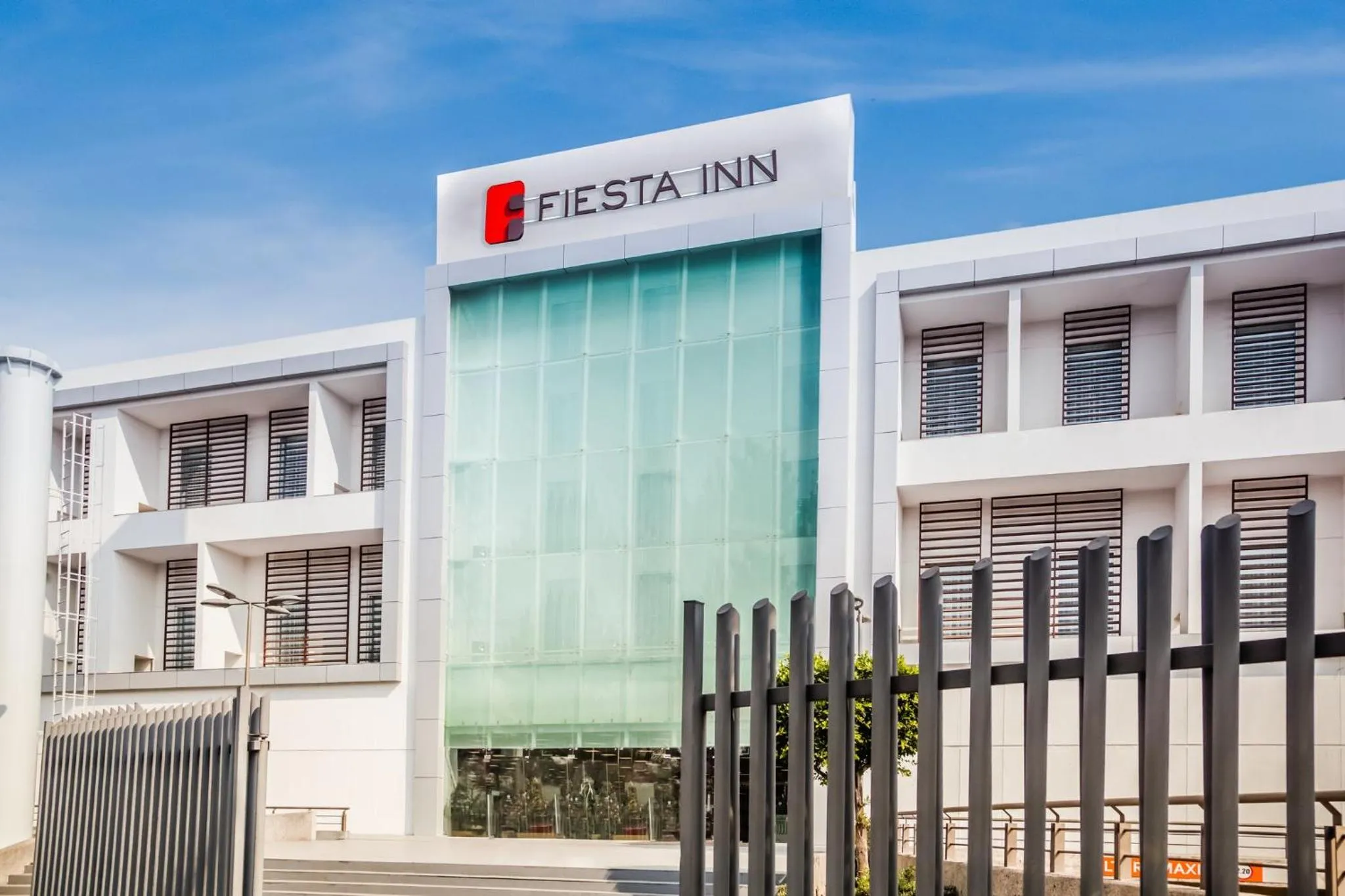 Property building in Fiesta Inn Plaza Central Aeropuerto