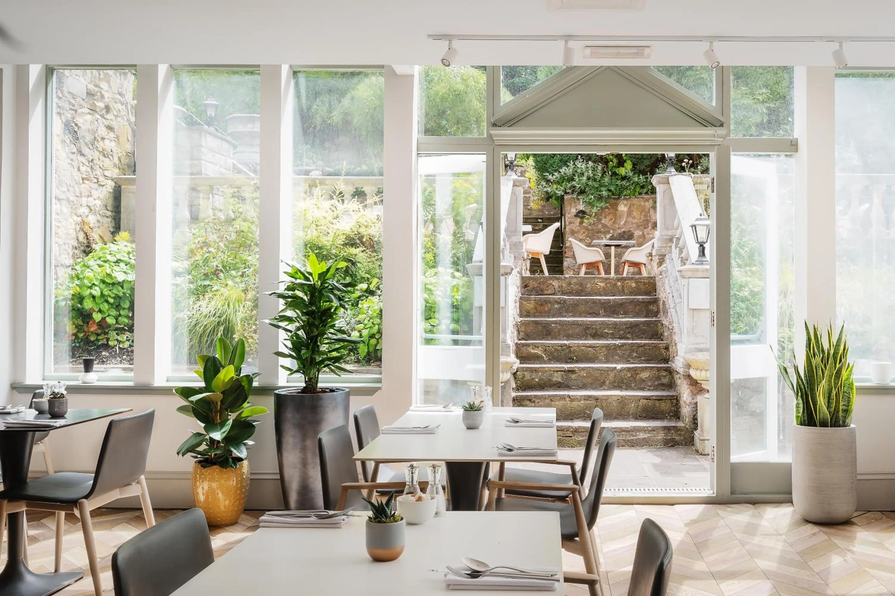 Restaurant/places to eat in voco Edinburgh - Royal Terrace, an IHG Hotel