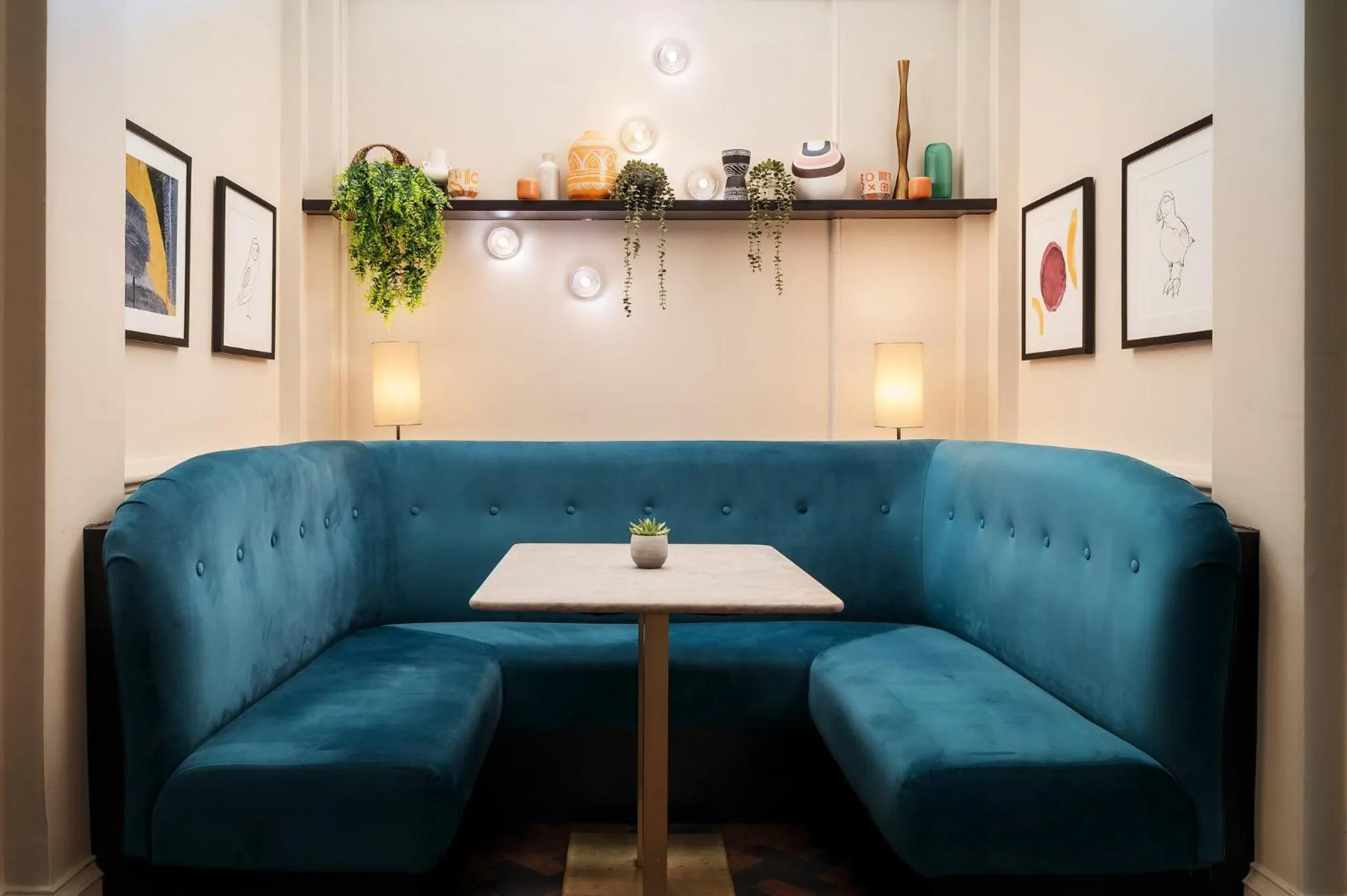 Lounge or bar in voco Edinburgh - Royal Terrace, an IHG Hotel