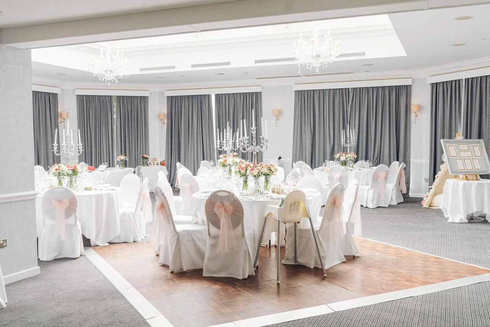 Banquet/Function facilities in Hollin House Hotel