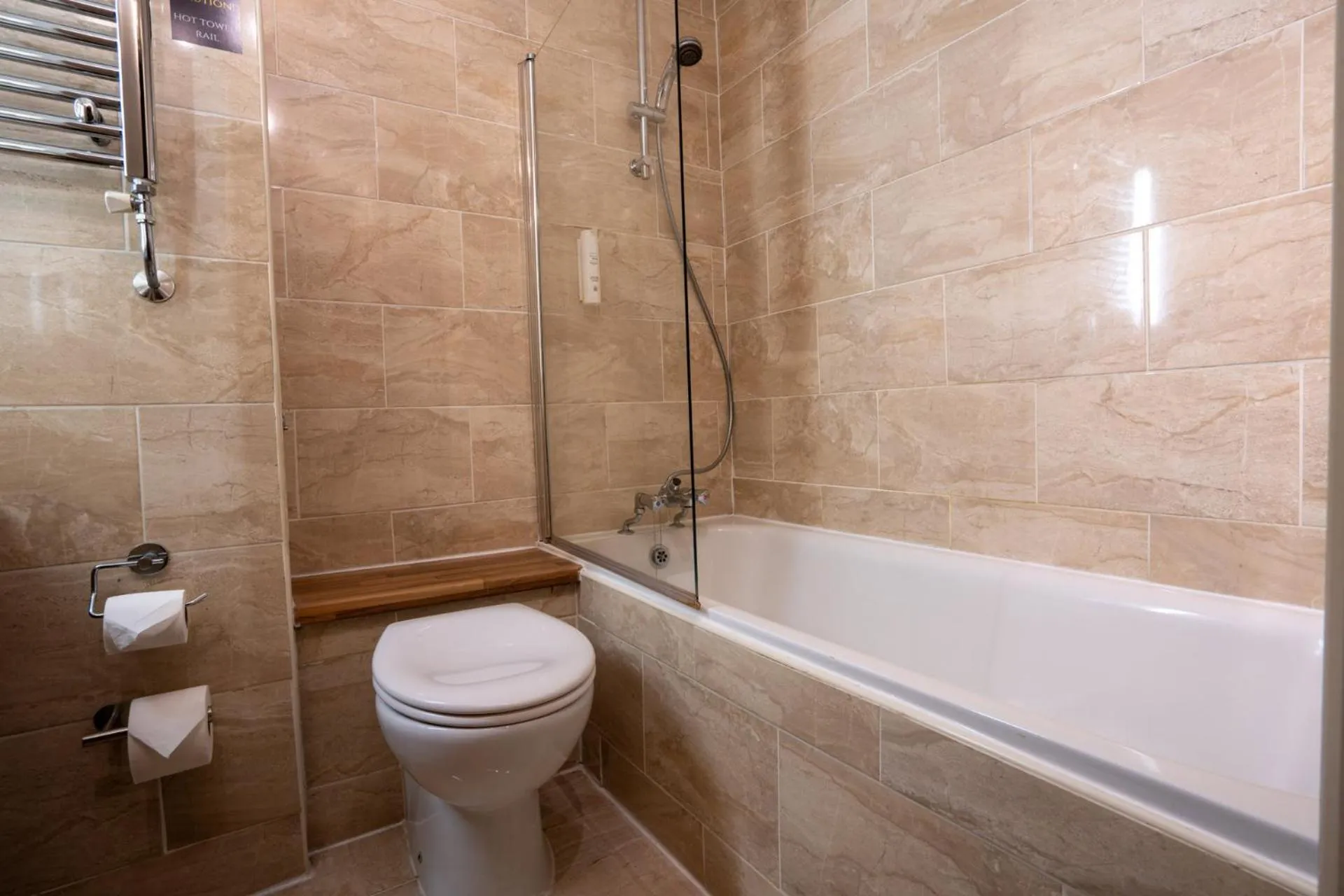 Toilet in Hollin House Hotel