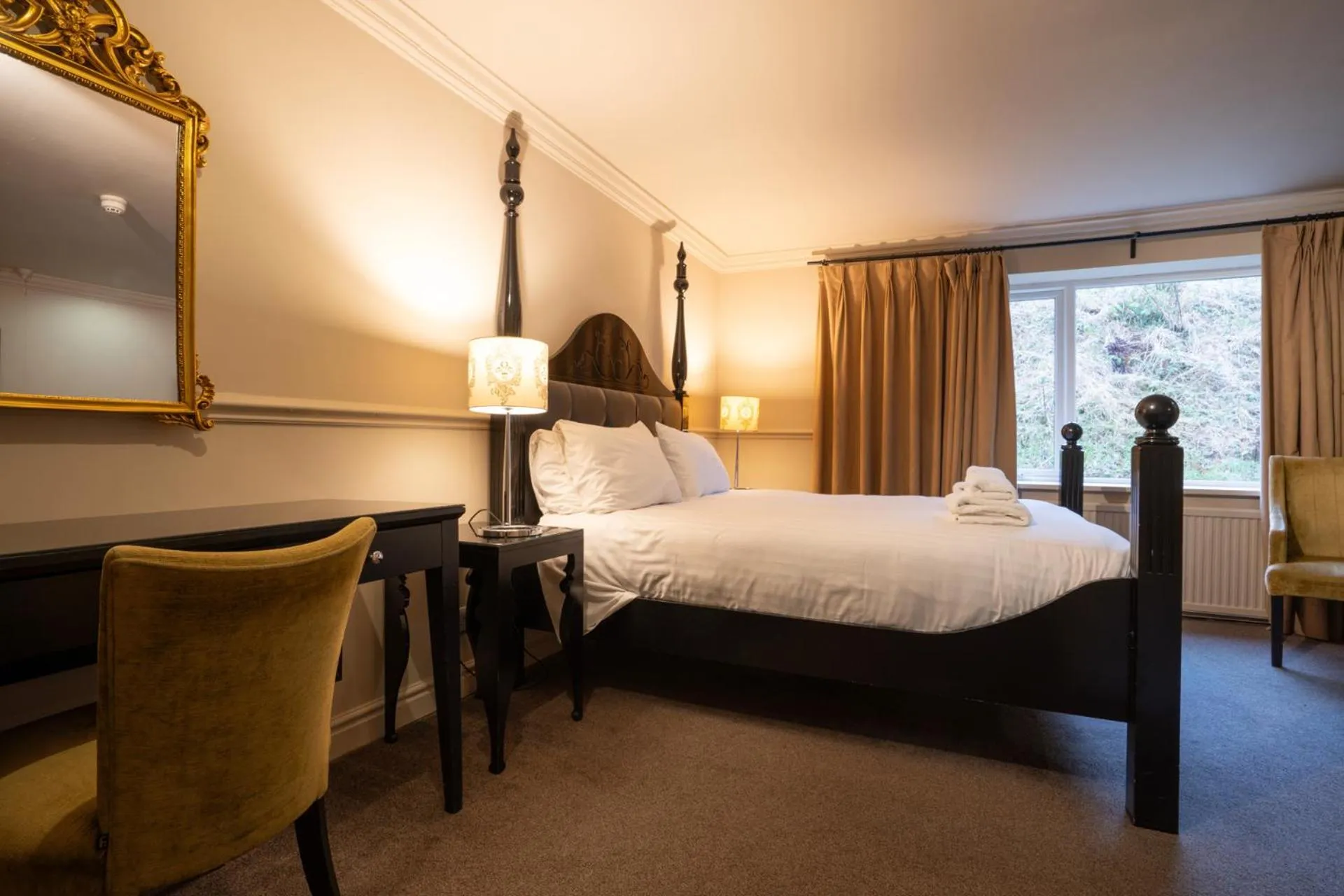 Bed in Hollin House Hotel