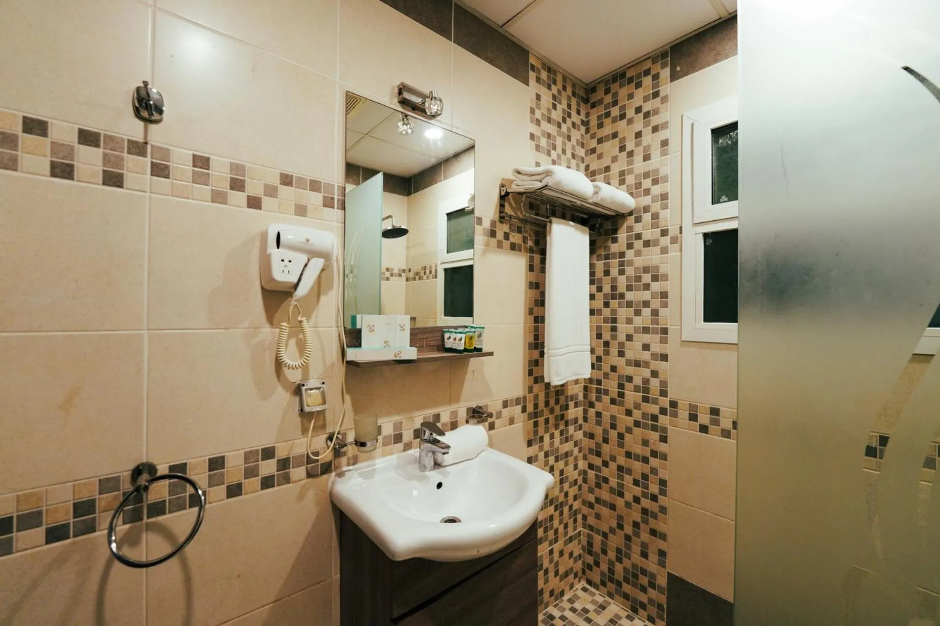 Shower in Verta Quraish Hotel Jeddah