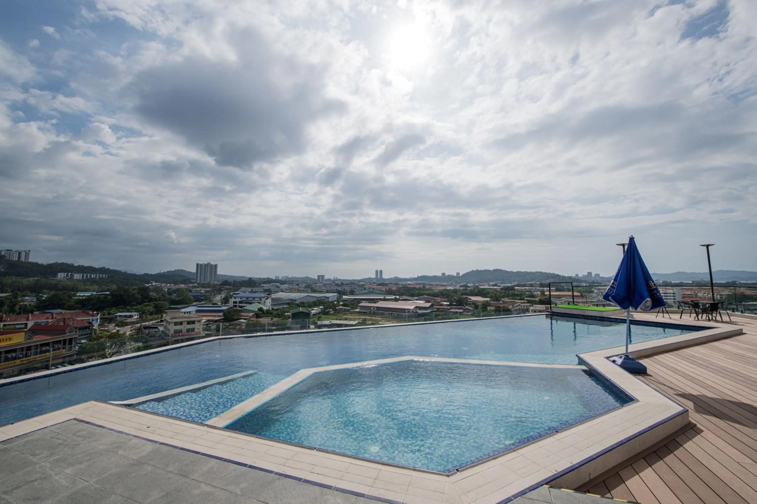Swimming pool in Grand InHotel Kota Kinabalu