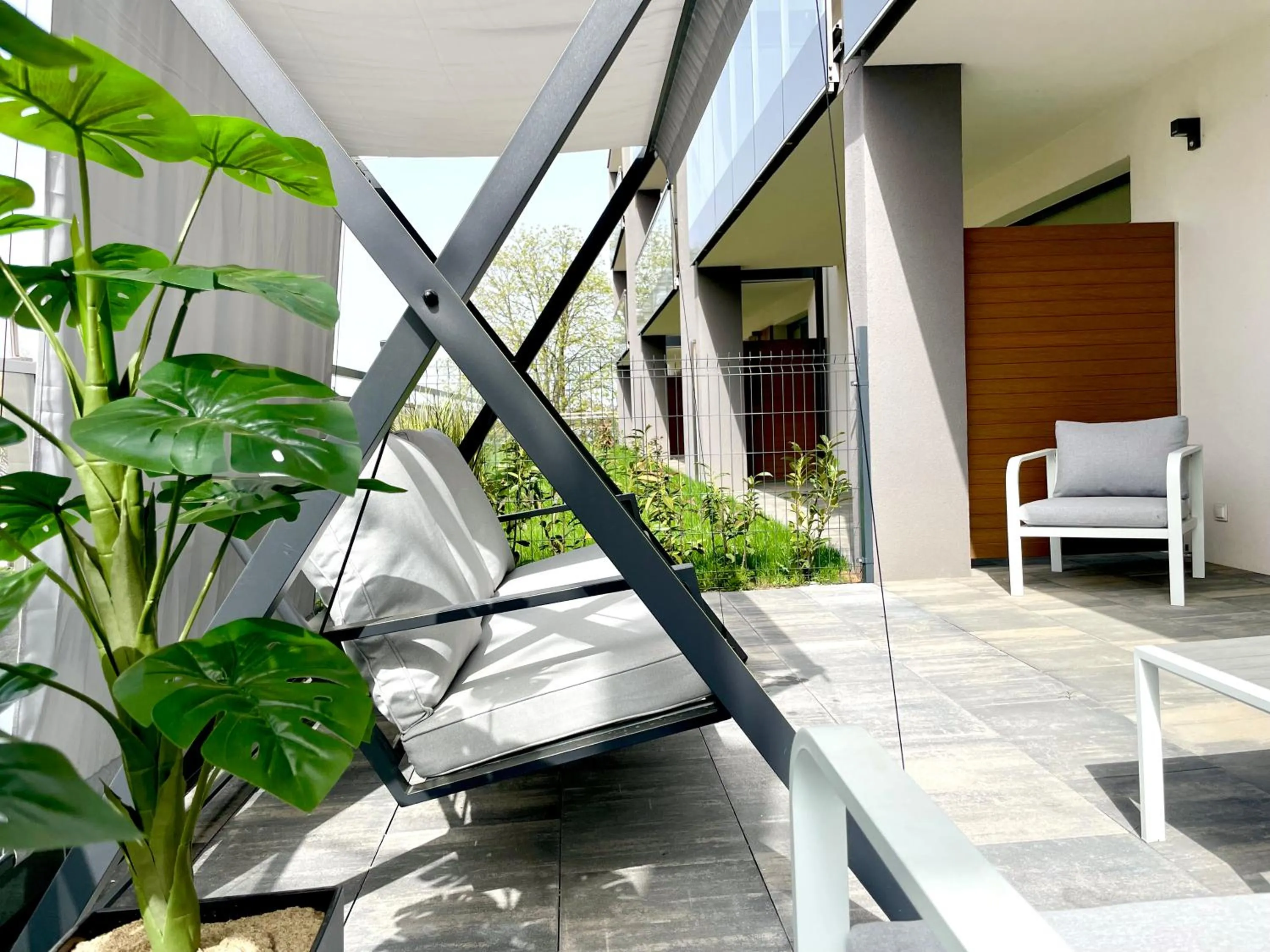 Garden in Apartament Bajeczny nad jeziorem Drwęckiem ROYAL APARTS OSTRÓDA