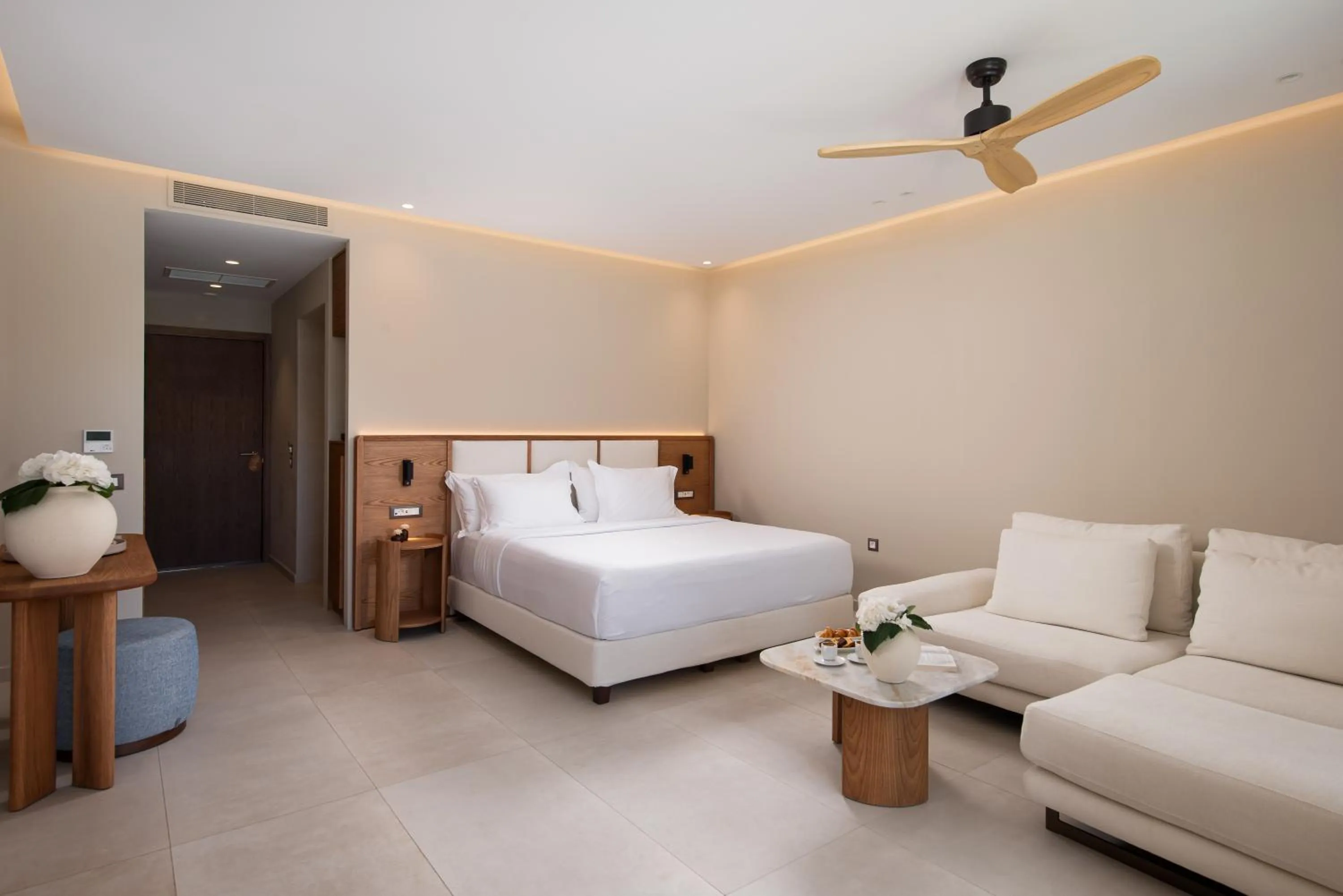 Photo of the whole room, Bed in Royal Pearl Island Chios Hotel and Spa