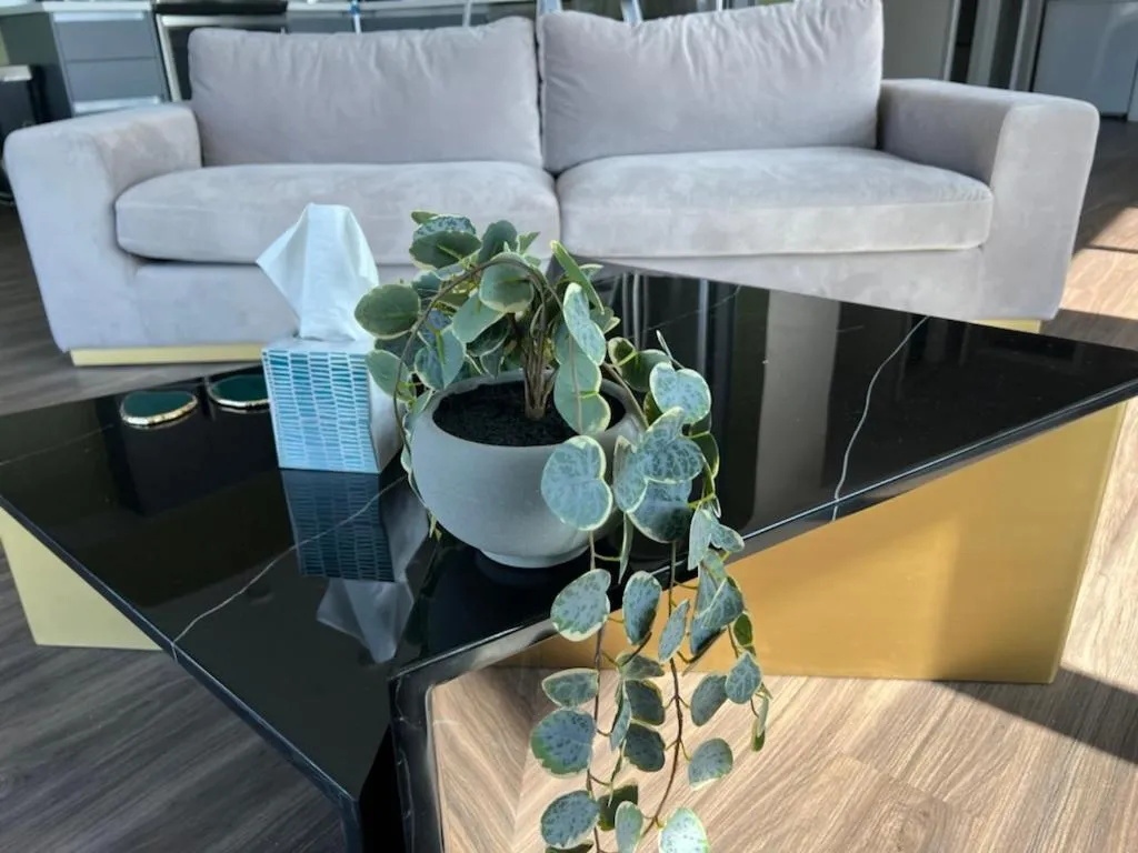Hollywood Sign View 2 Bed 2 Bath Premium Corner