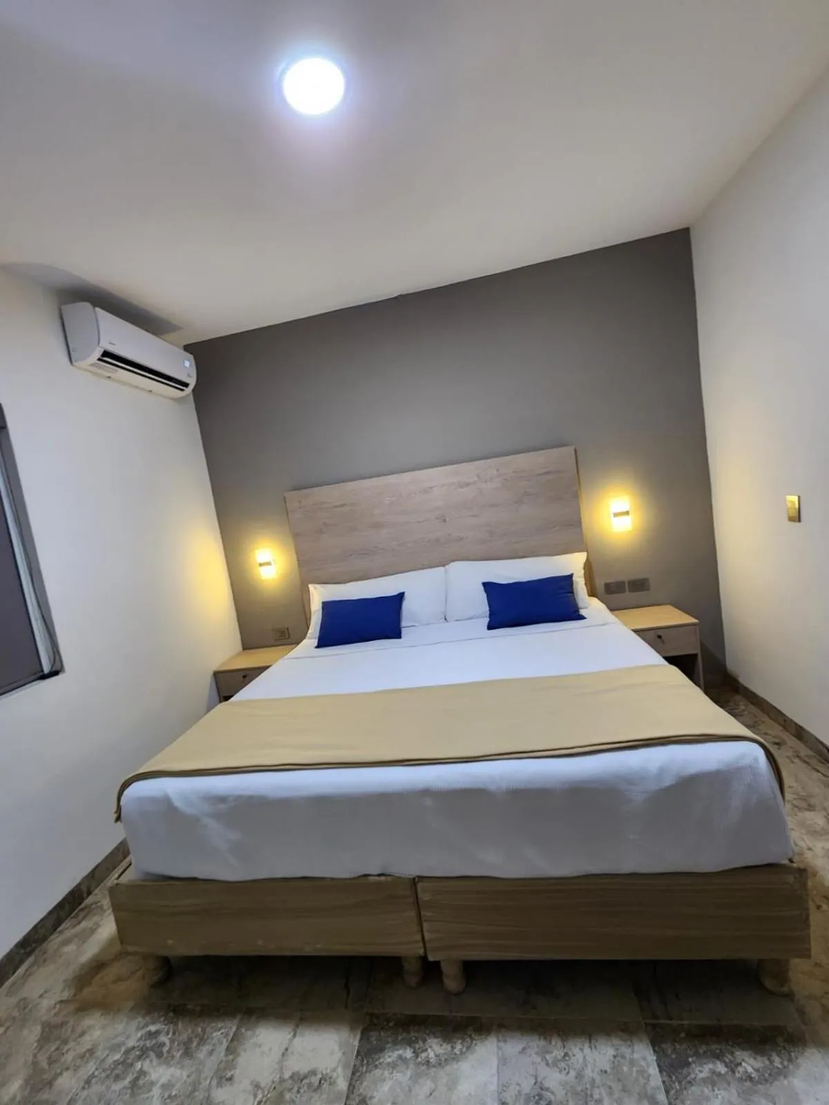 Photo of the whole room in Hotel Roque