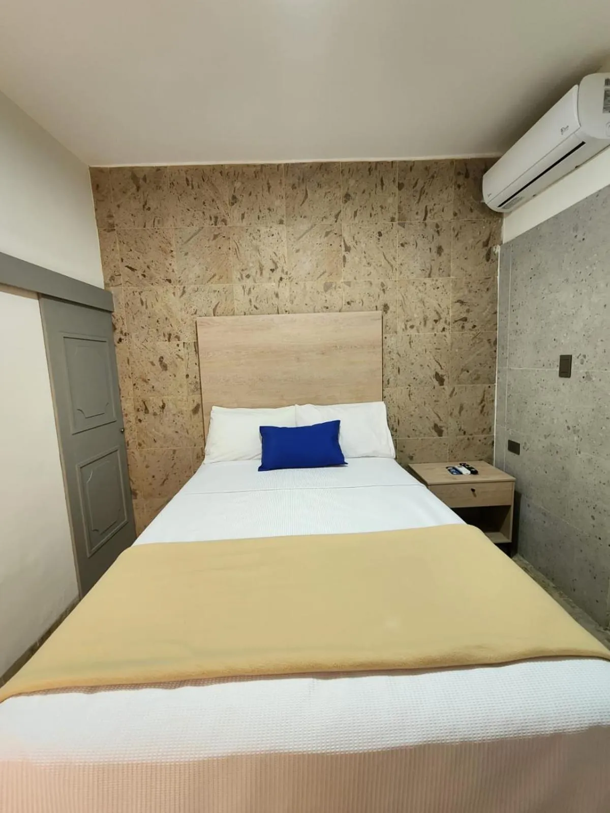 Bedroom in Hotel Roque