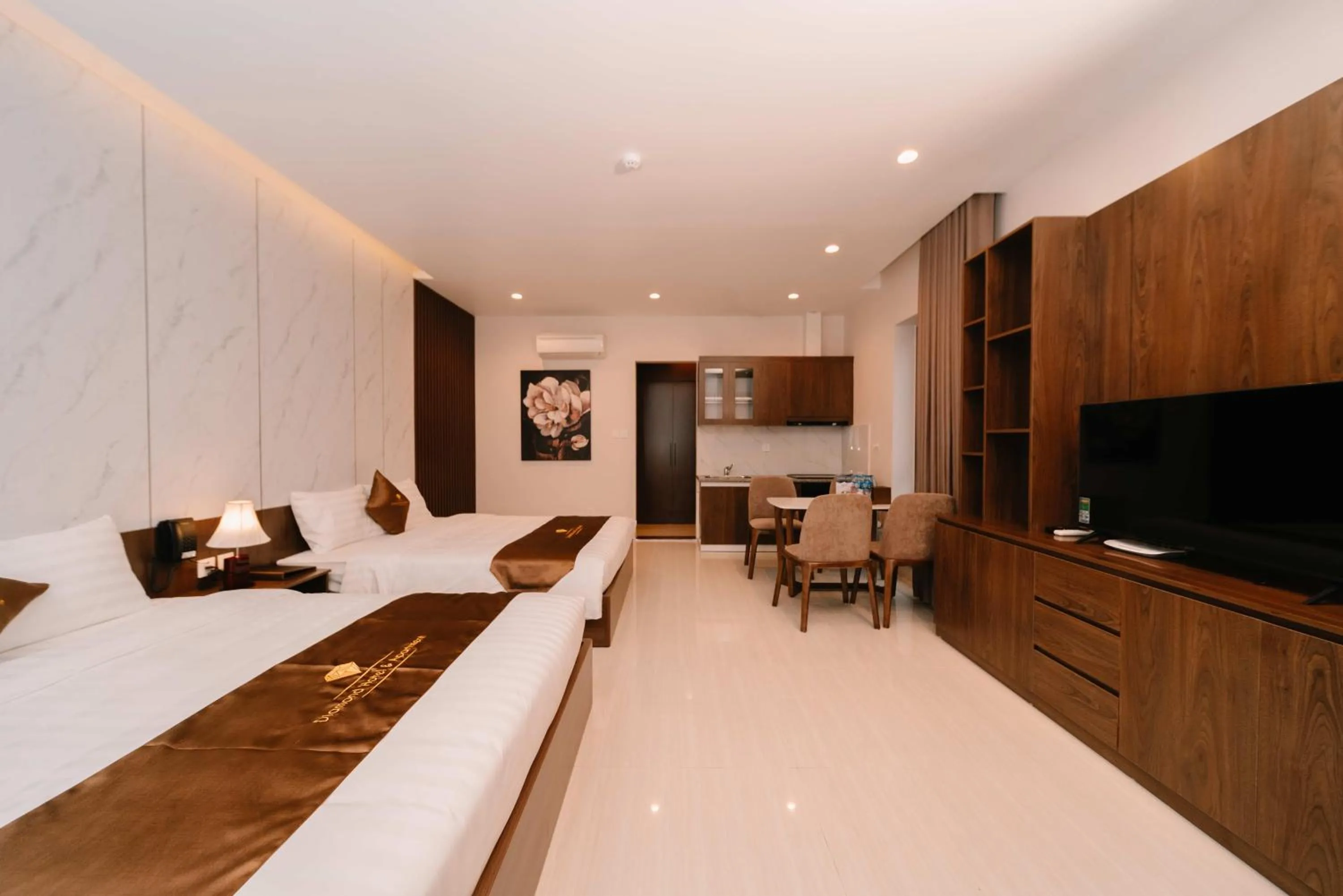 TV and multimedia, Bed in Diamond Hotel