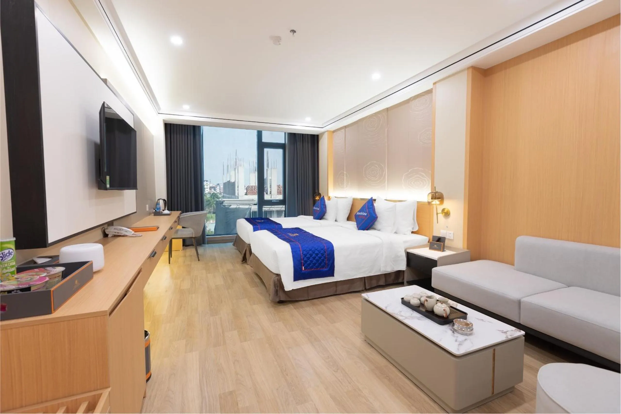 Bedroom, Bed in Sunshine Apartment Hotel