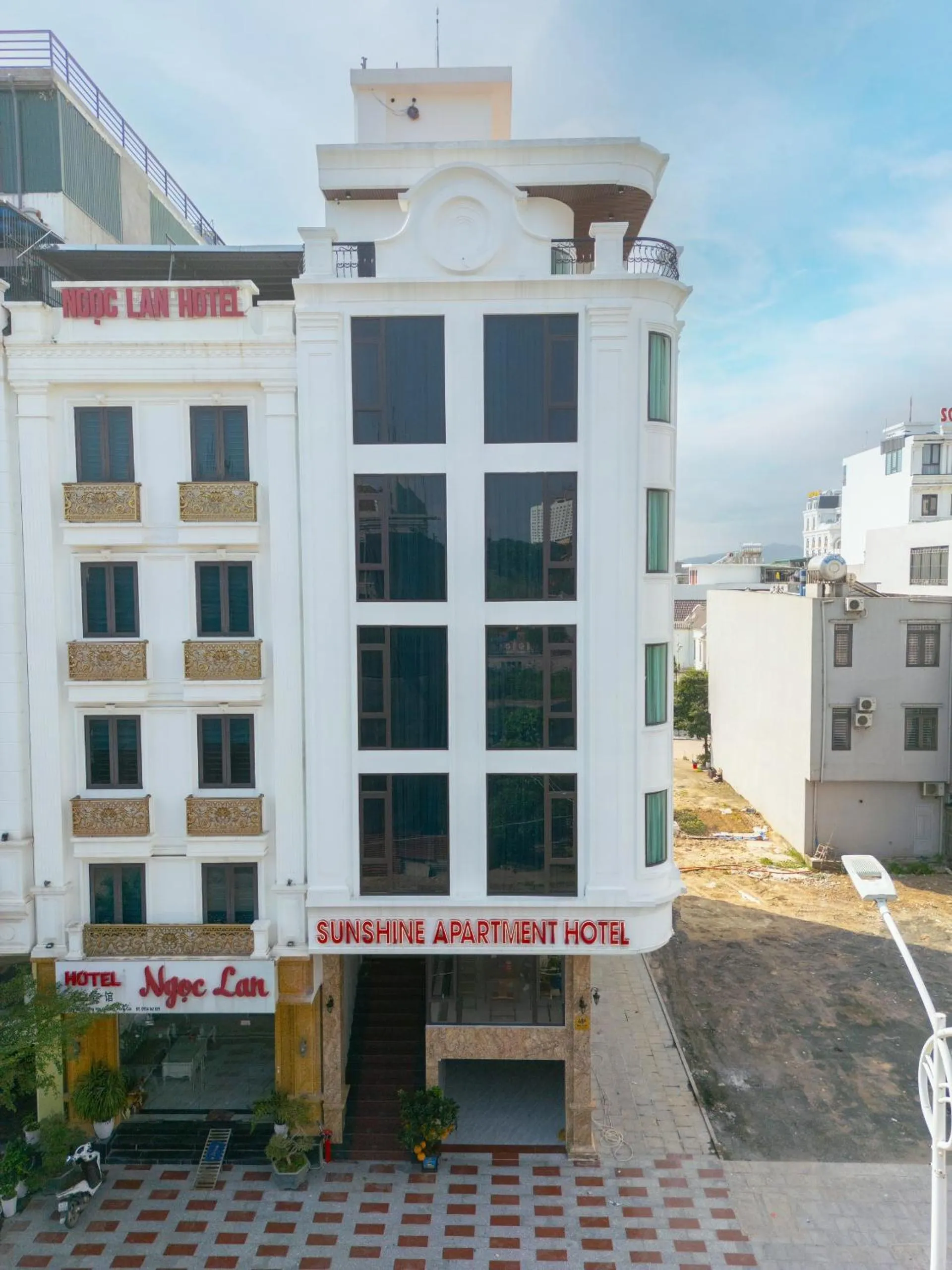 Property building in Sunshine Apartment Hotel