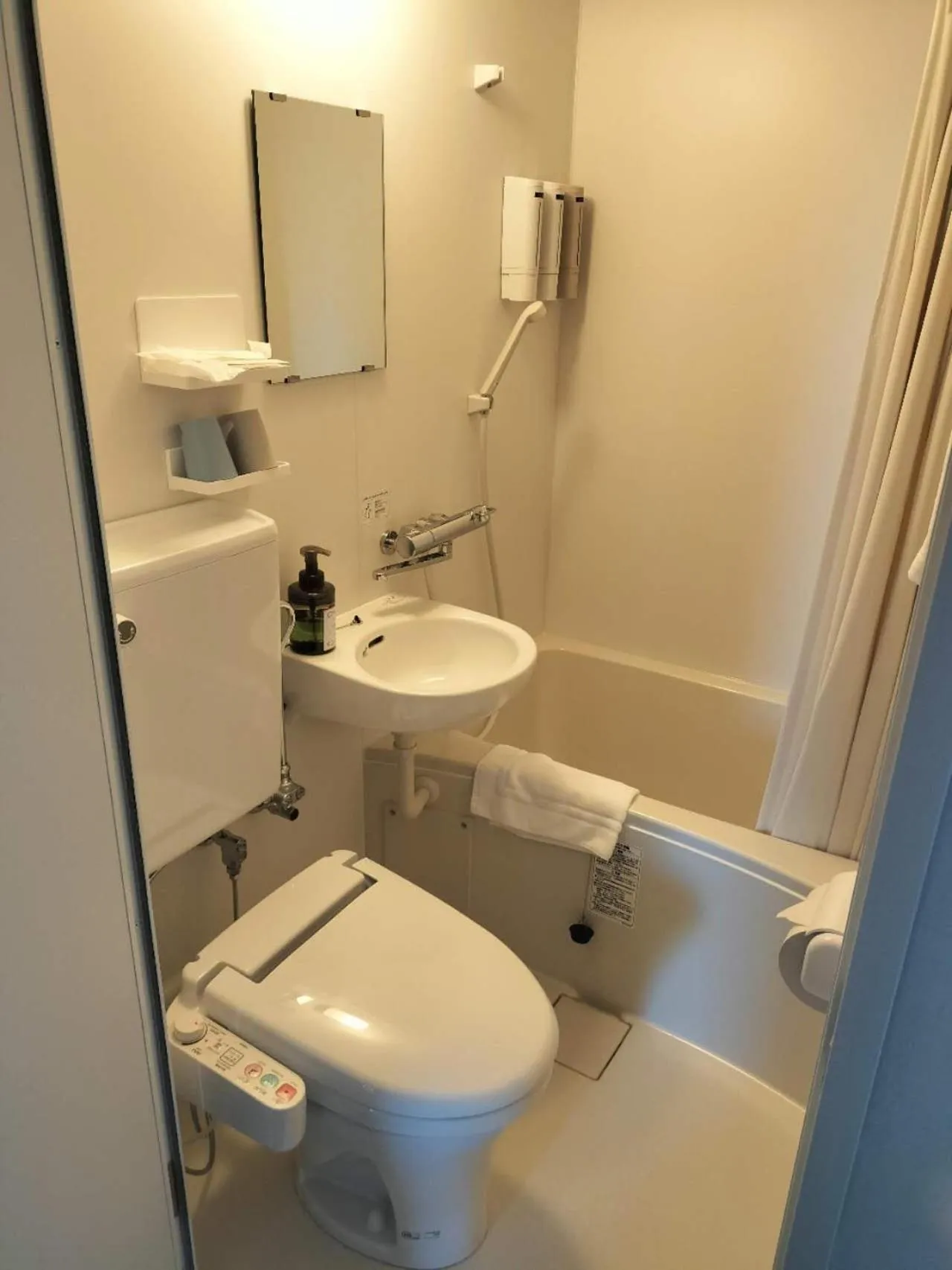 Bathroom in FLYCAT INN 伊勢