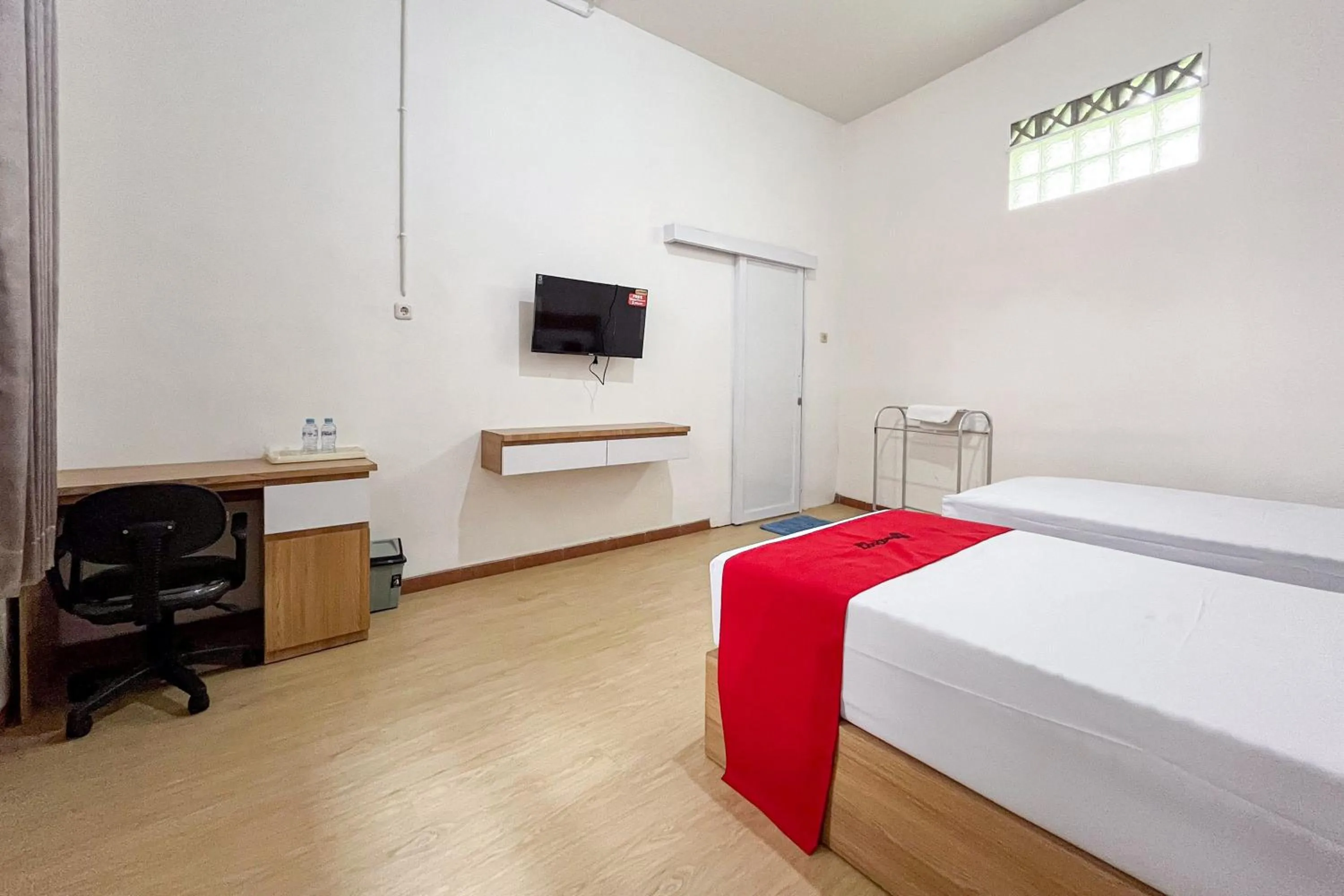 Bed in RedDoorz Syariah @ Jl. Candi Kalasan