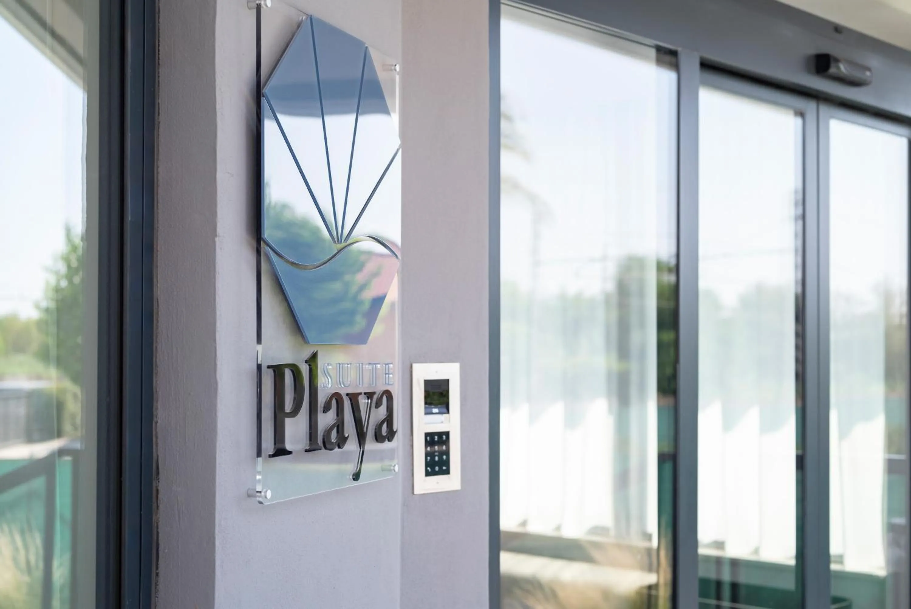 Property building in Hotel Playa Suite