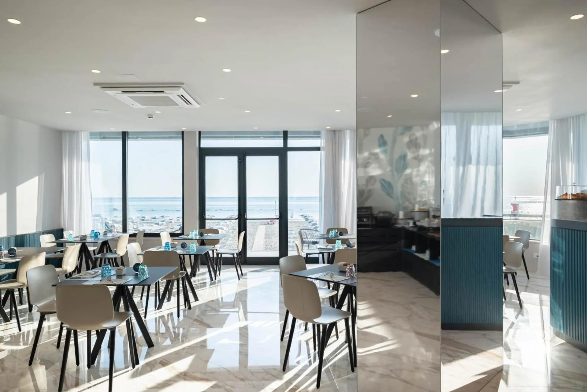 Lounge or bar in Hotel Playa Suite