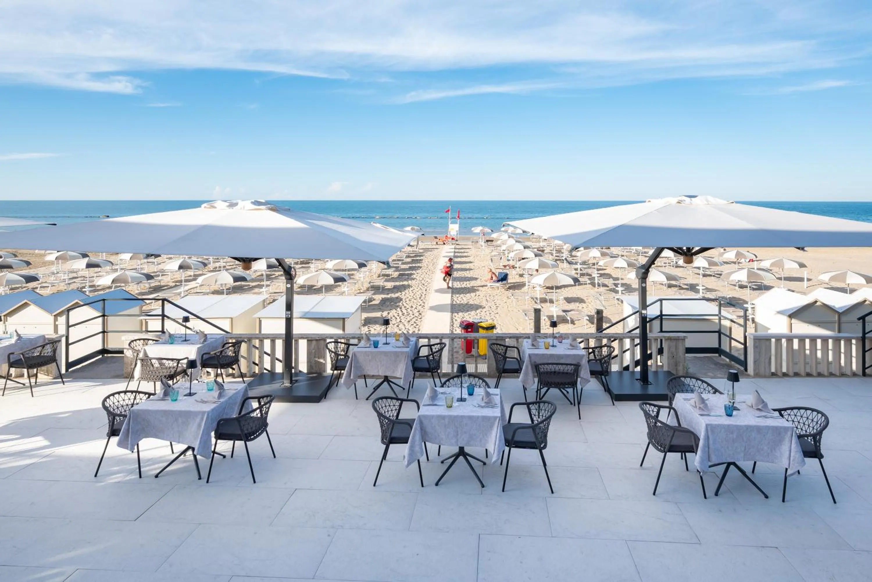 Restaurant/places to eat in Hotel Playa Suite