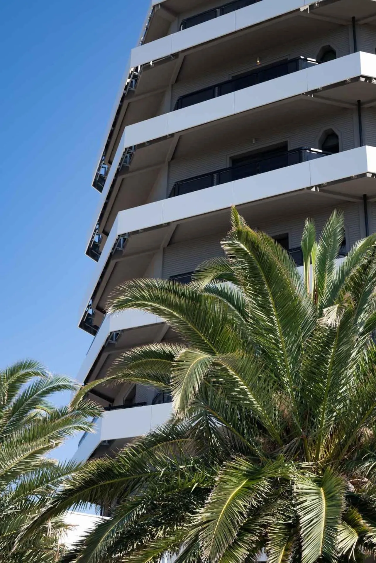 Property building in Hotel Playa Suite