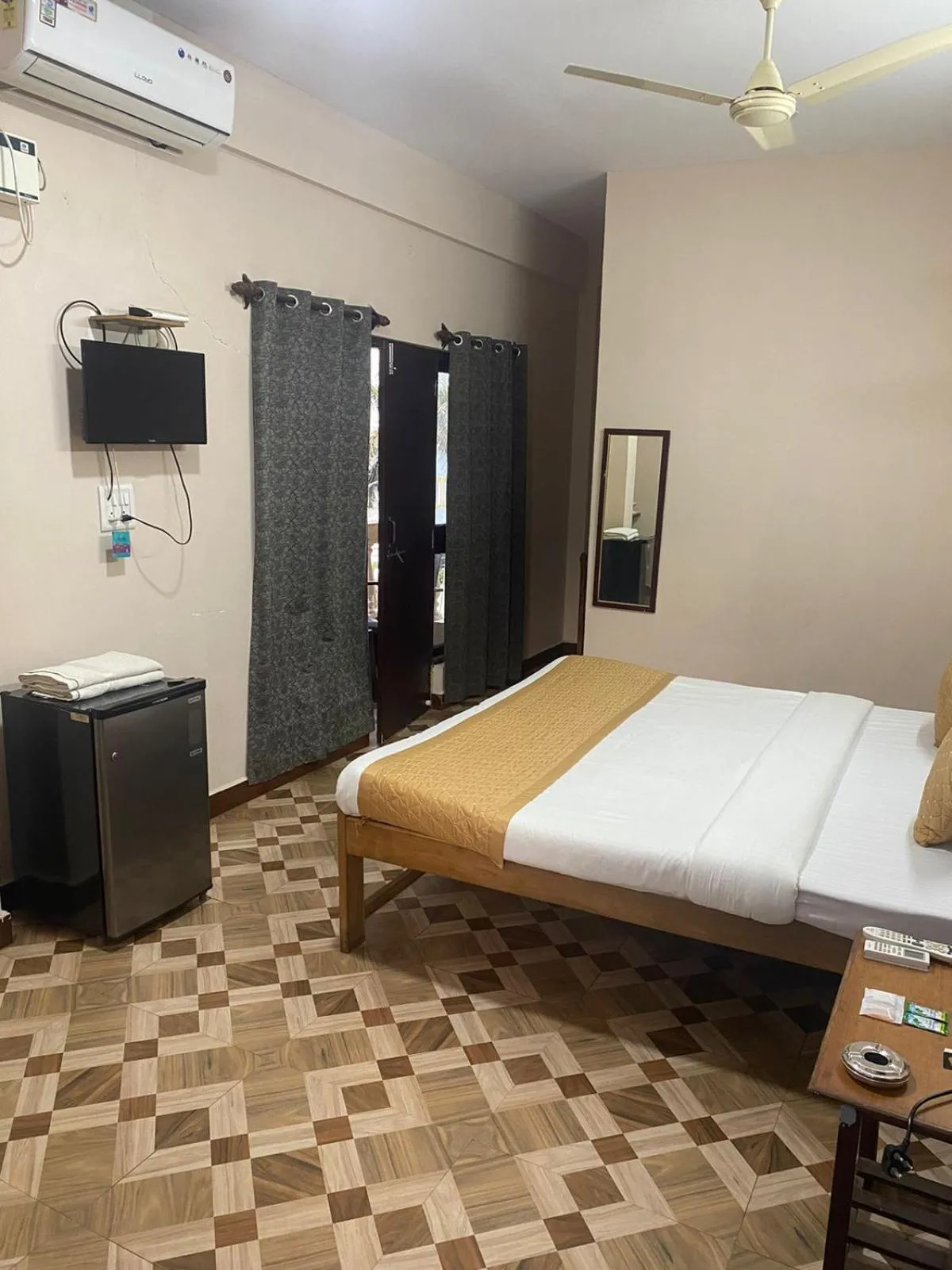 Photo of the whole room, Bed in Hotel Beach Avenue